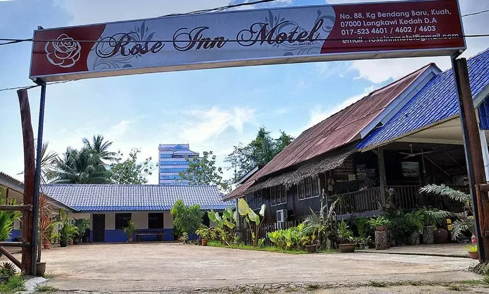 Facade/entrance, Property Building in Rose Inn Motel