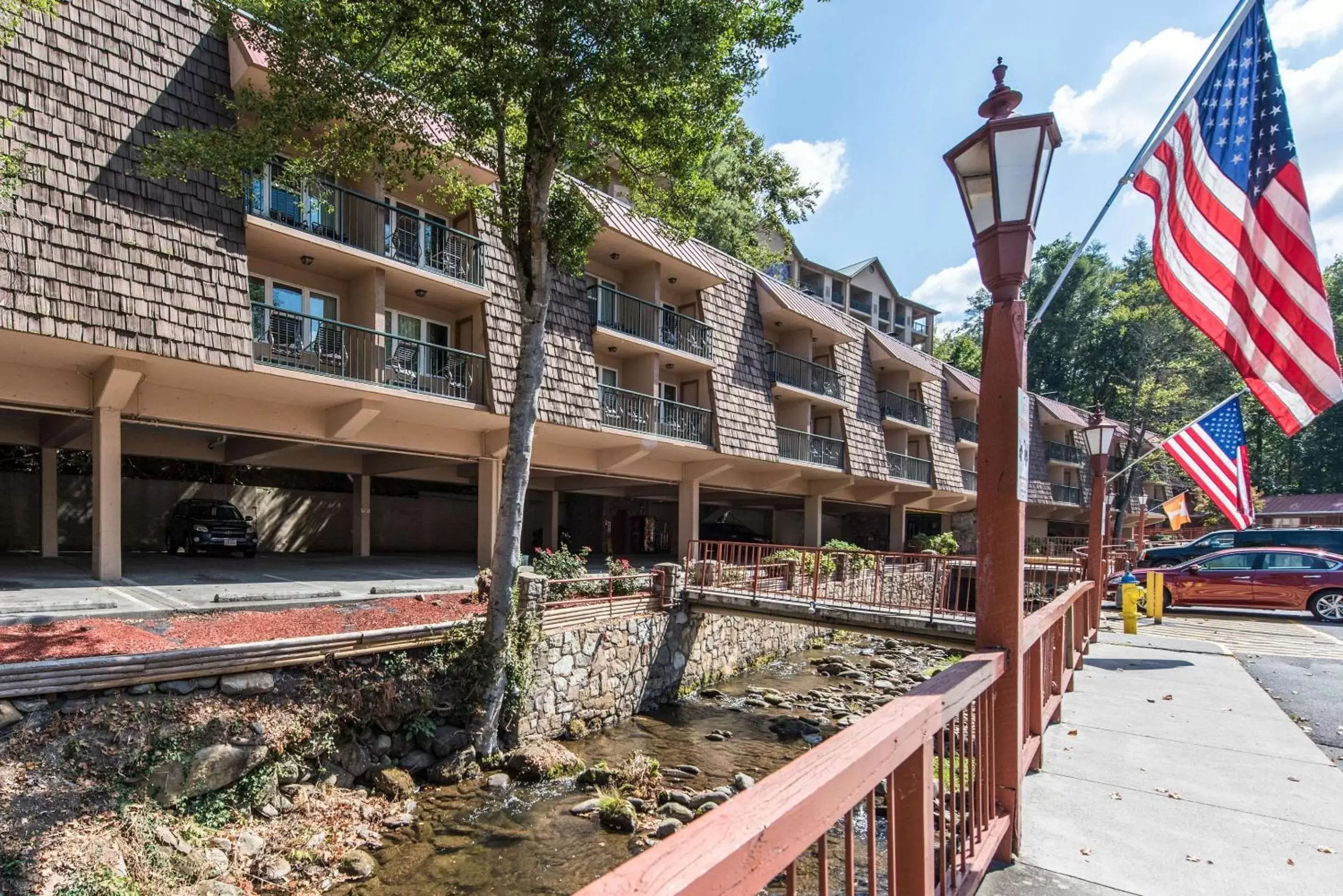 Property building in Quality Inn Creekside - Downtown Gatlinburg Property building in Quality Inn Creekside - Downtown Gatlinburg