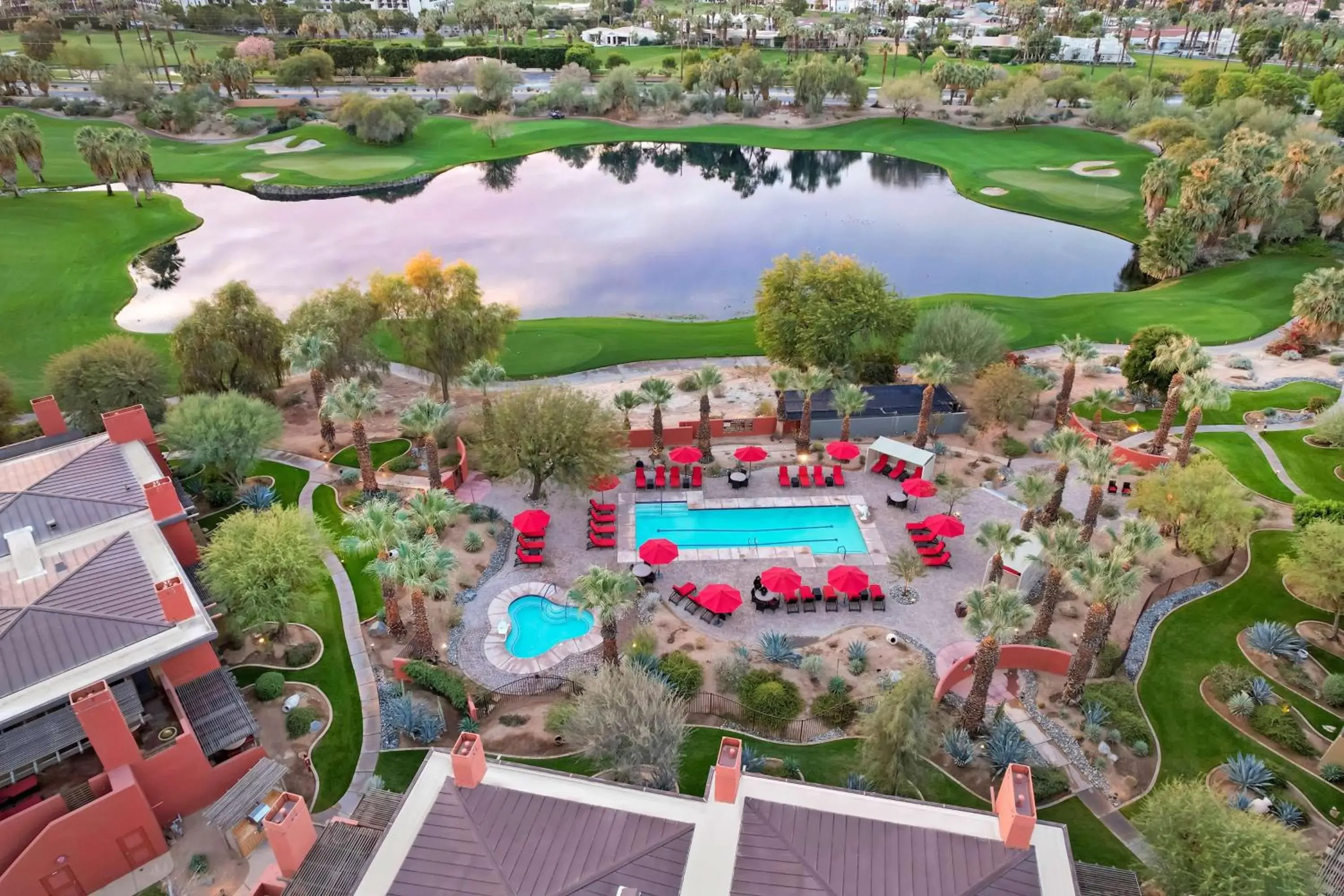 Pool view, Bird's-eye View in Hilton Grand Vacations Club Palm Desert