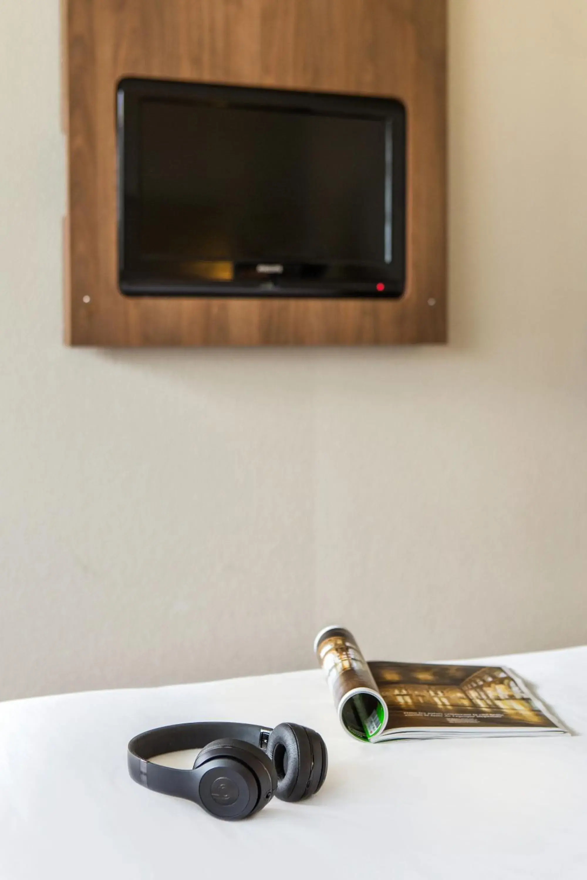 Photo of the whole room, TV/Entertainment Center in Campanile Dreux