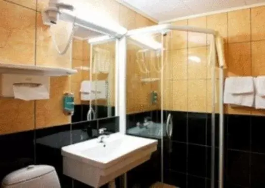 Bathroom in Best Western Laegreid Hotell