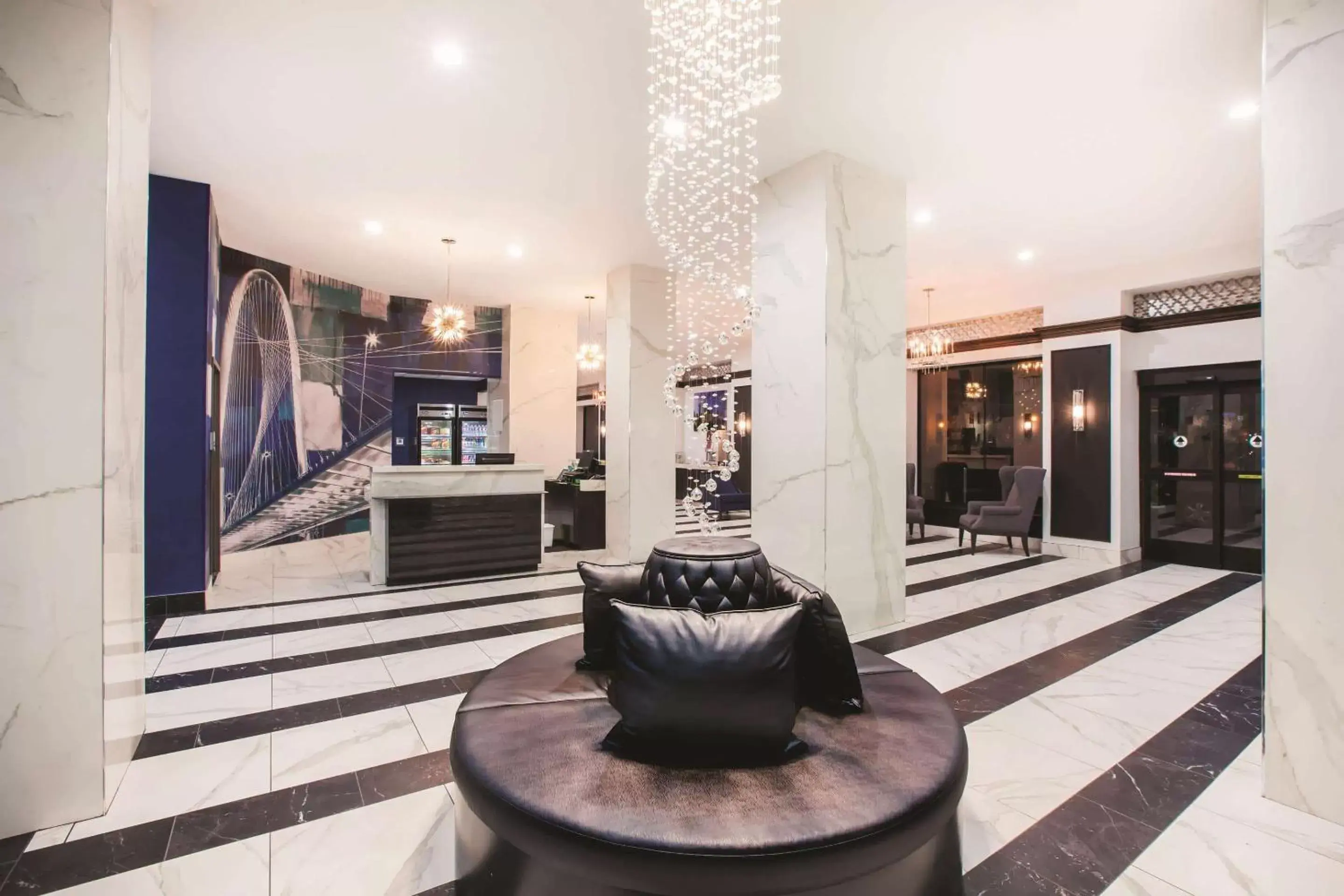 Lobby or reception, Lobby/Reception in Holiday Inn Express - Dallas Downtown, an IHG Hotel