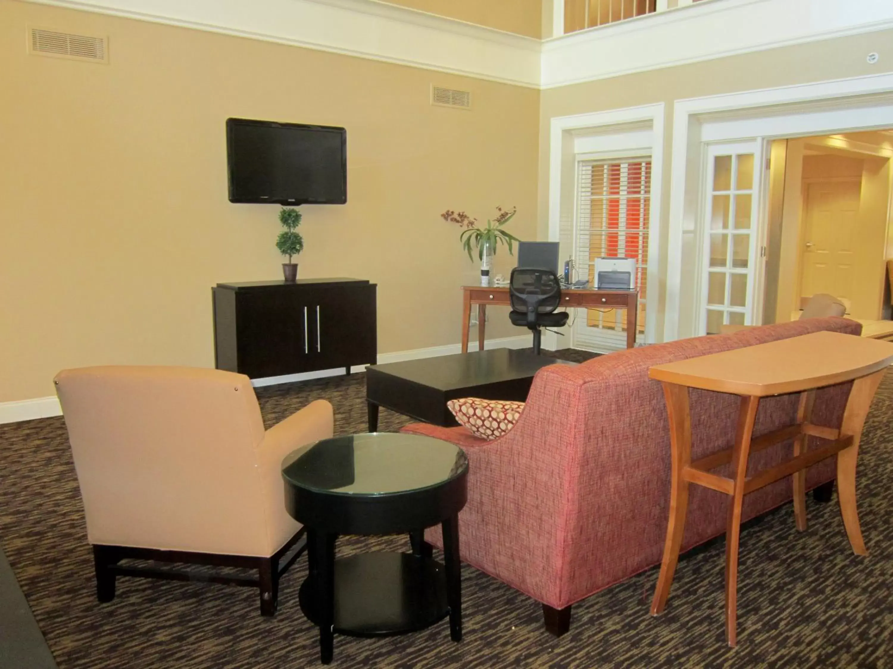 Lobby or reception, Lounge/Bar in Extended Stay America Suites - Fayetteville - Cross Creek Mall