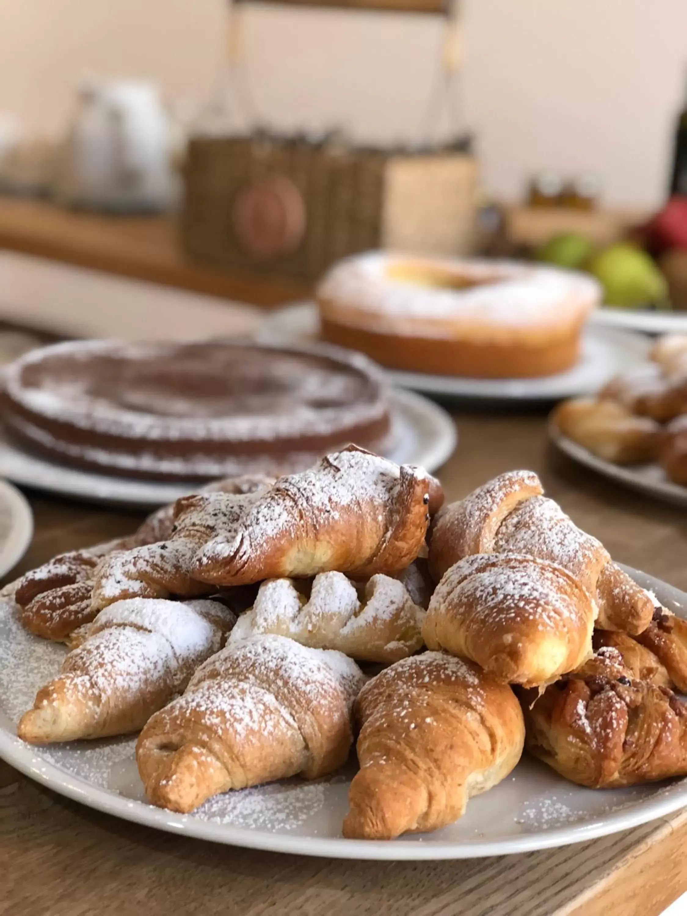 Continental breakfast, Food in Villa Michelangelo