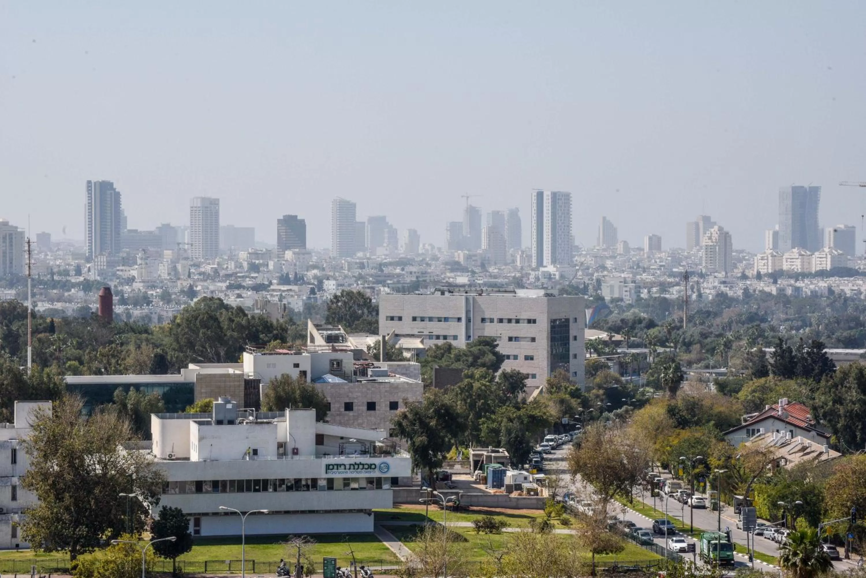 Neighbourhood in דירות גני תערוכה - TLV university apartments near Expo by Sea N' Rent