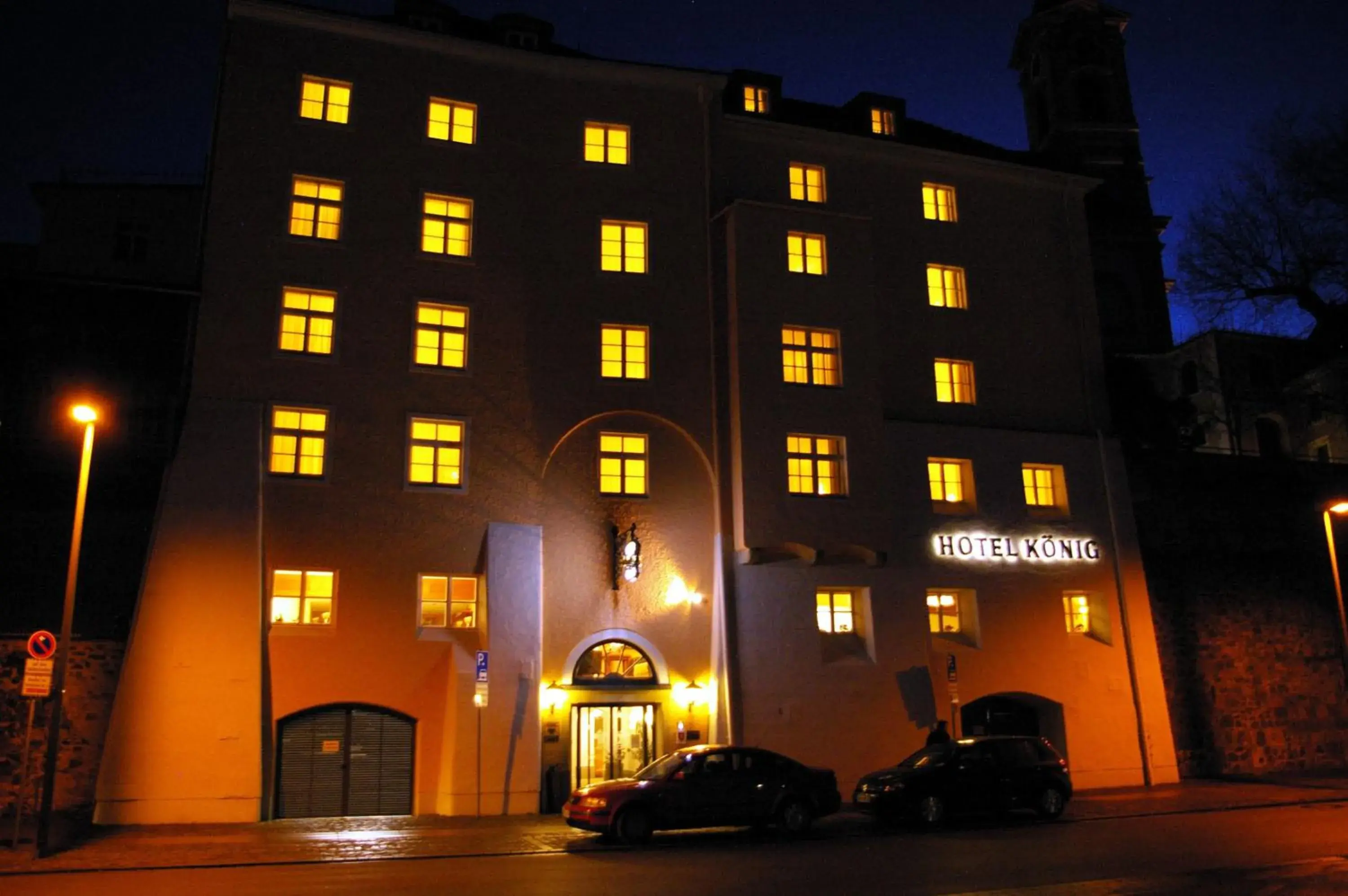 Night, Property Building in Hotel König