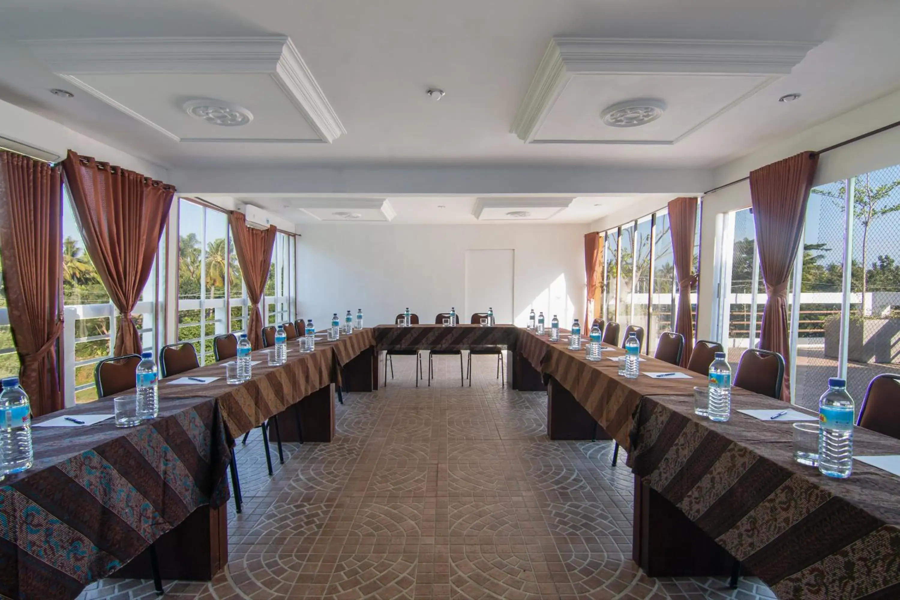 Meeting/conference room, Restaurant/Places to Eat in Diva Lombok Resort