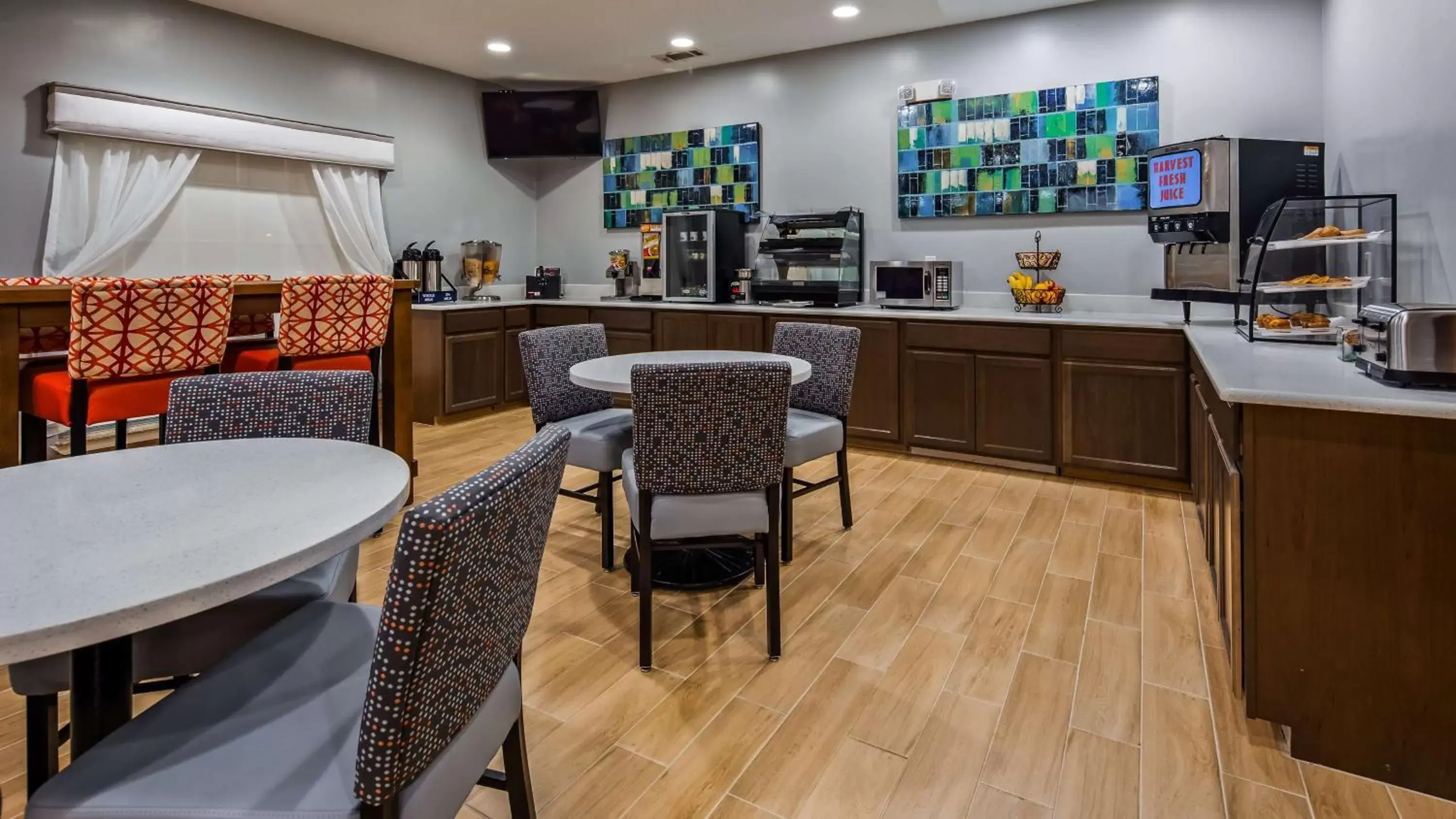 Restaurant/Places to Eat in Best Western Clubhouse Inn & Suites