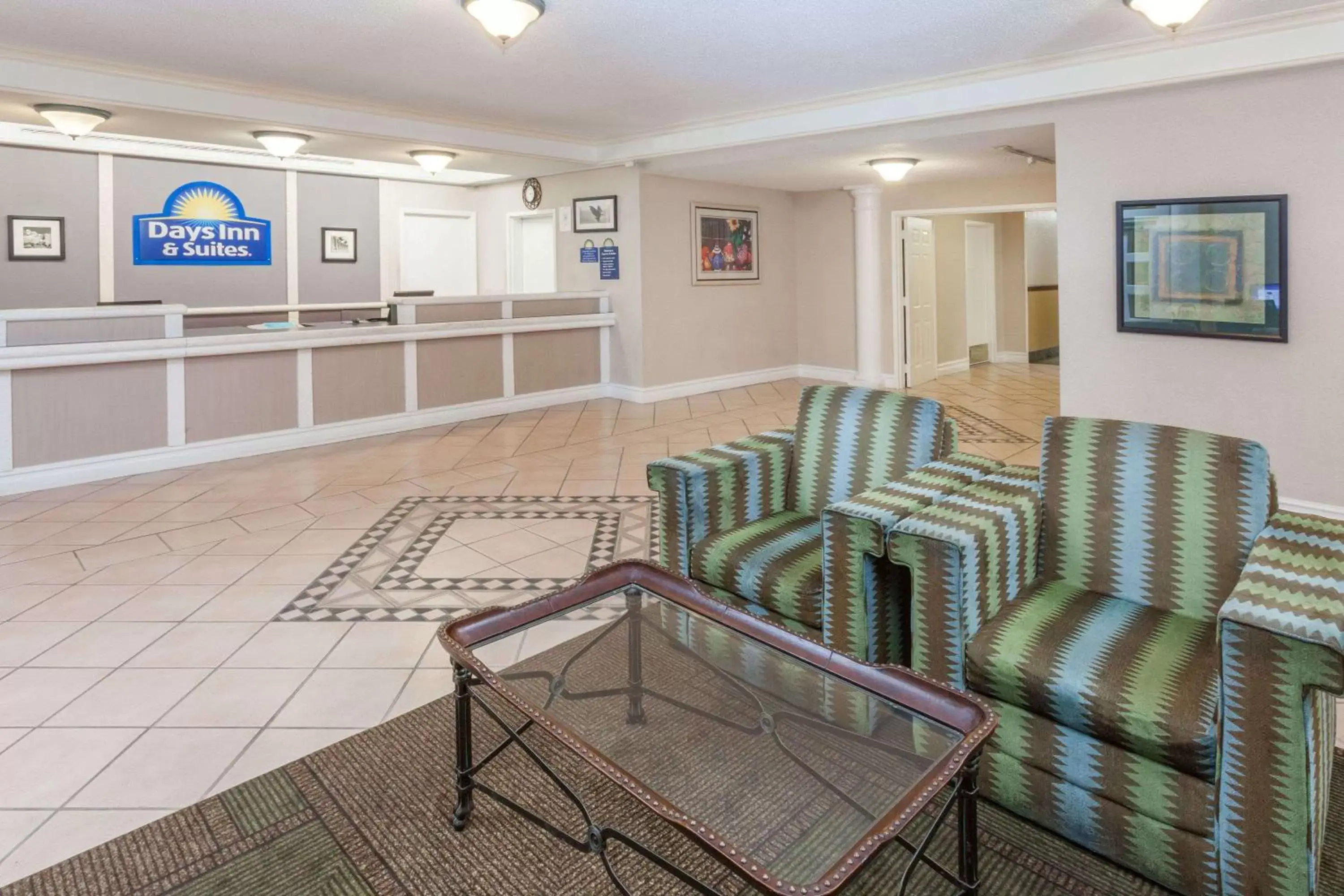 Lobby or reception, Lobby/Reception in Days Inn & Suites by Wyndham Arlington Heights