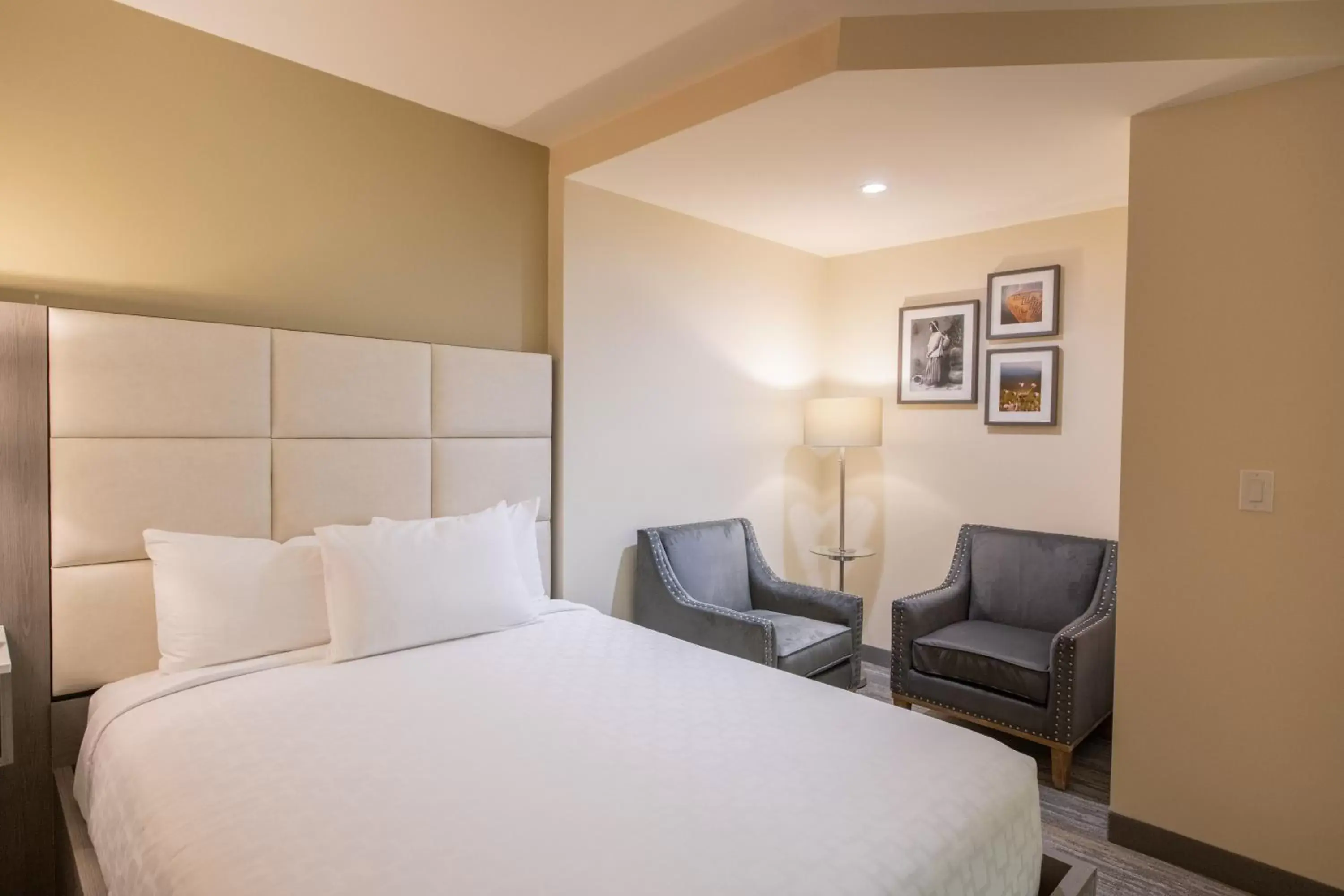 Bed in Apache Gold Resort Hotel & Casino