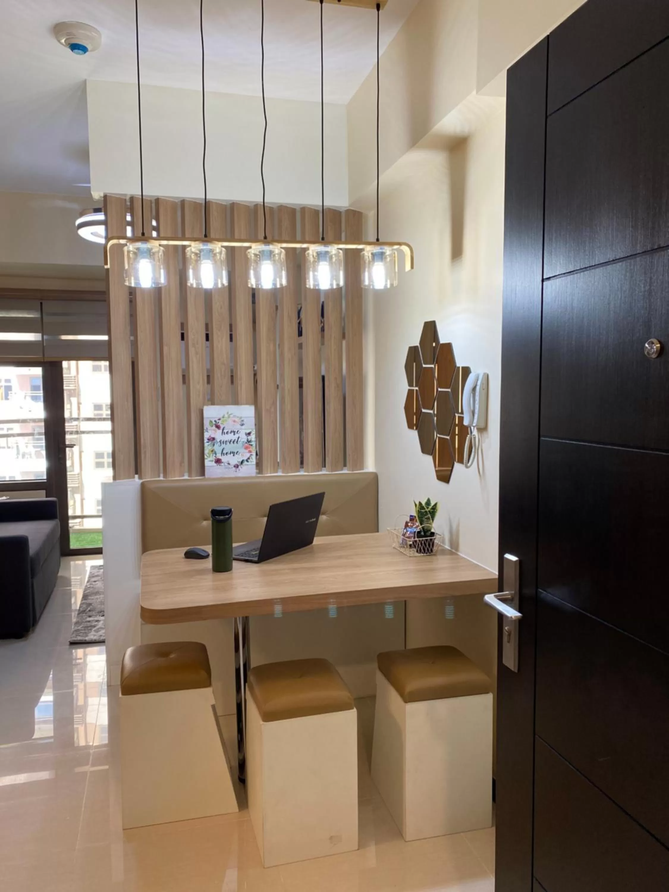 Dining area in Le 10 The Radiance Manila Bay