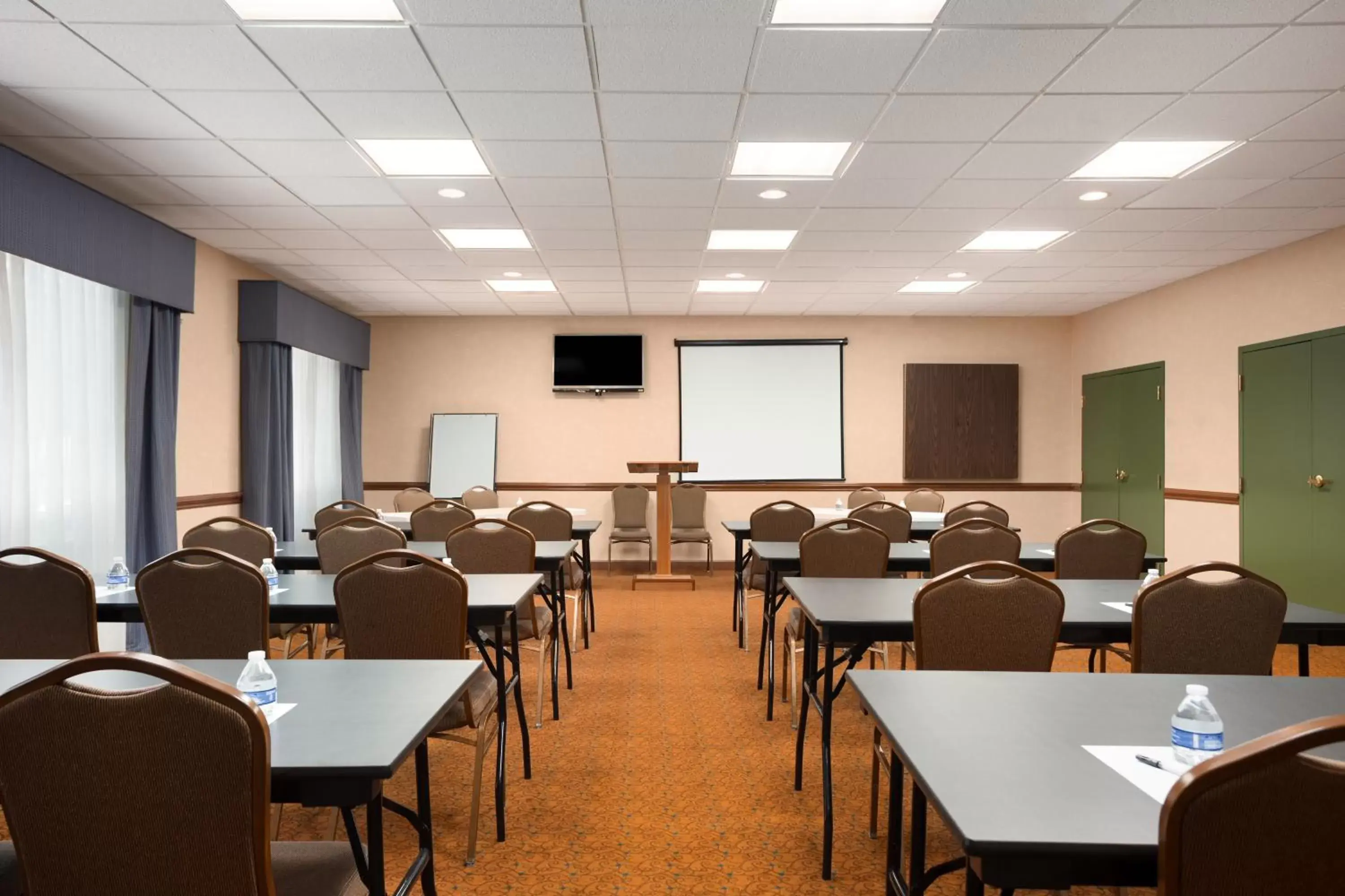 Meeting/conference room in Country Inn & Suites by Radisson, Goodlettsville, TN