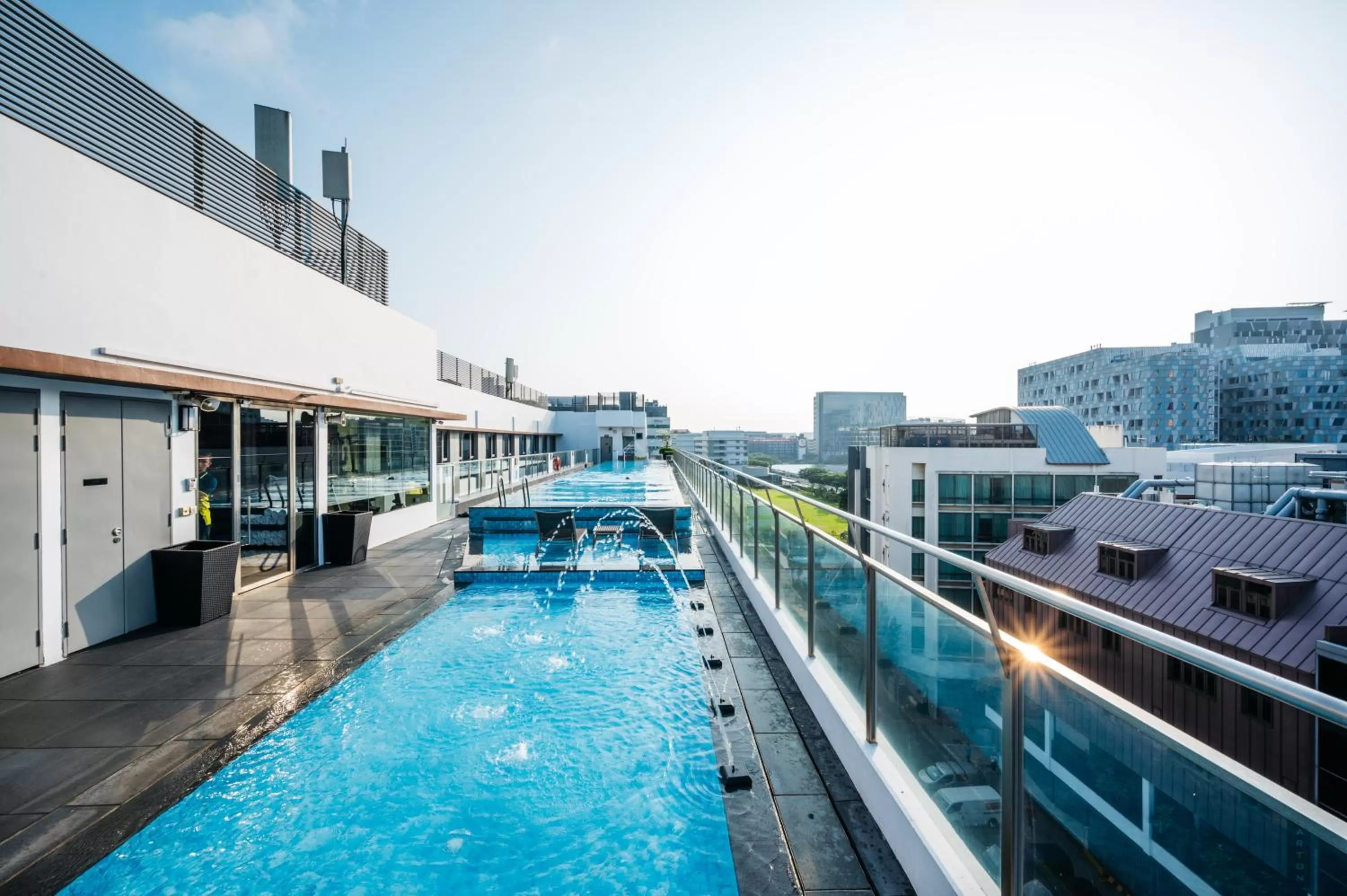 Swimming pool in Mercure Singapore Tyrwhitt