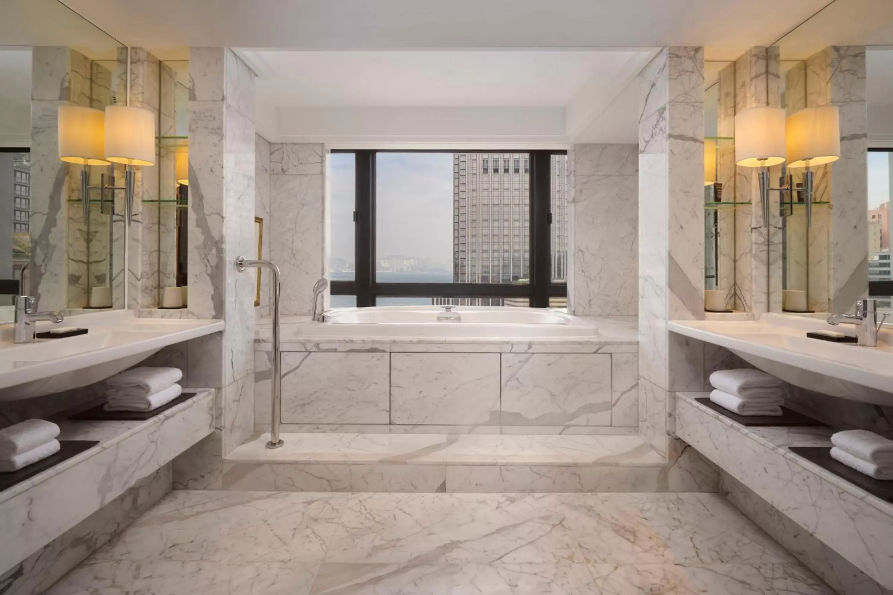Bathroom in Sheraton Hong Kong Hotel & Towers