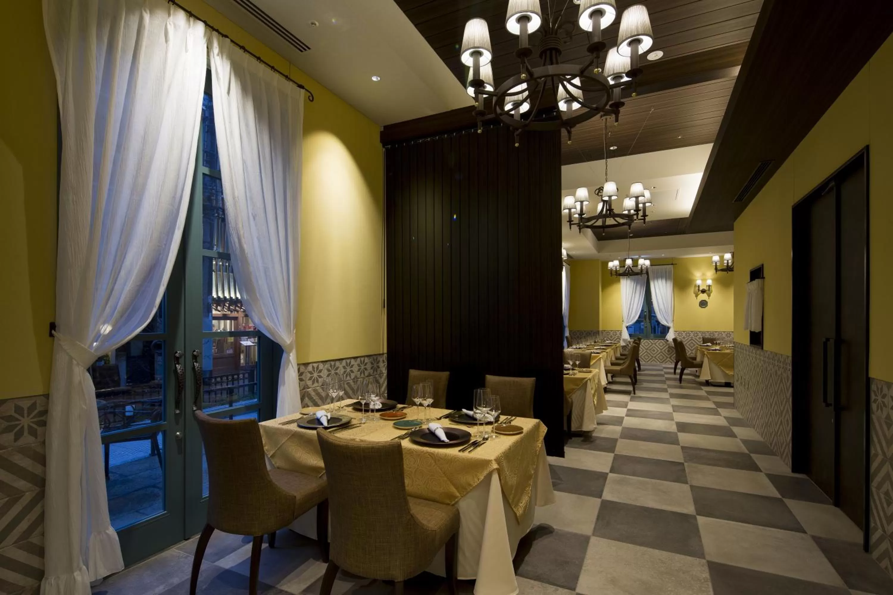 Restaurant/places to eat in Hotel Monterey Kobe