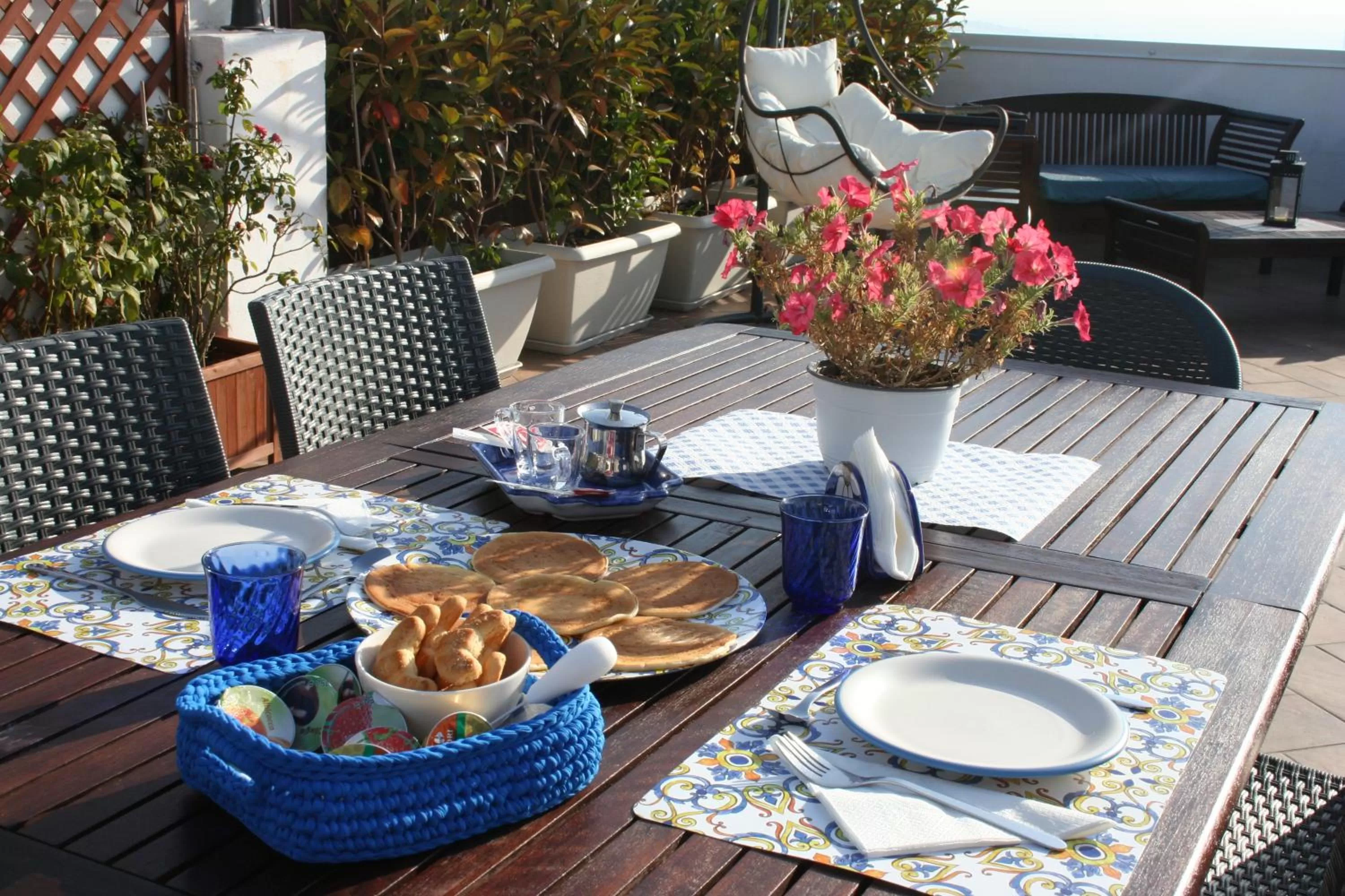 Breakfast, Restaurant/Places to Eat in Home Napulè