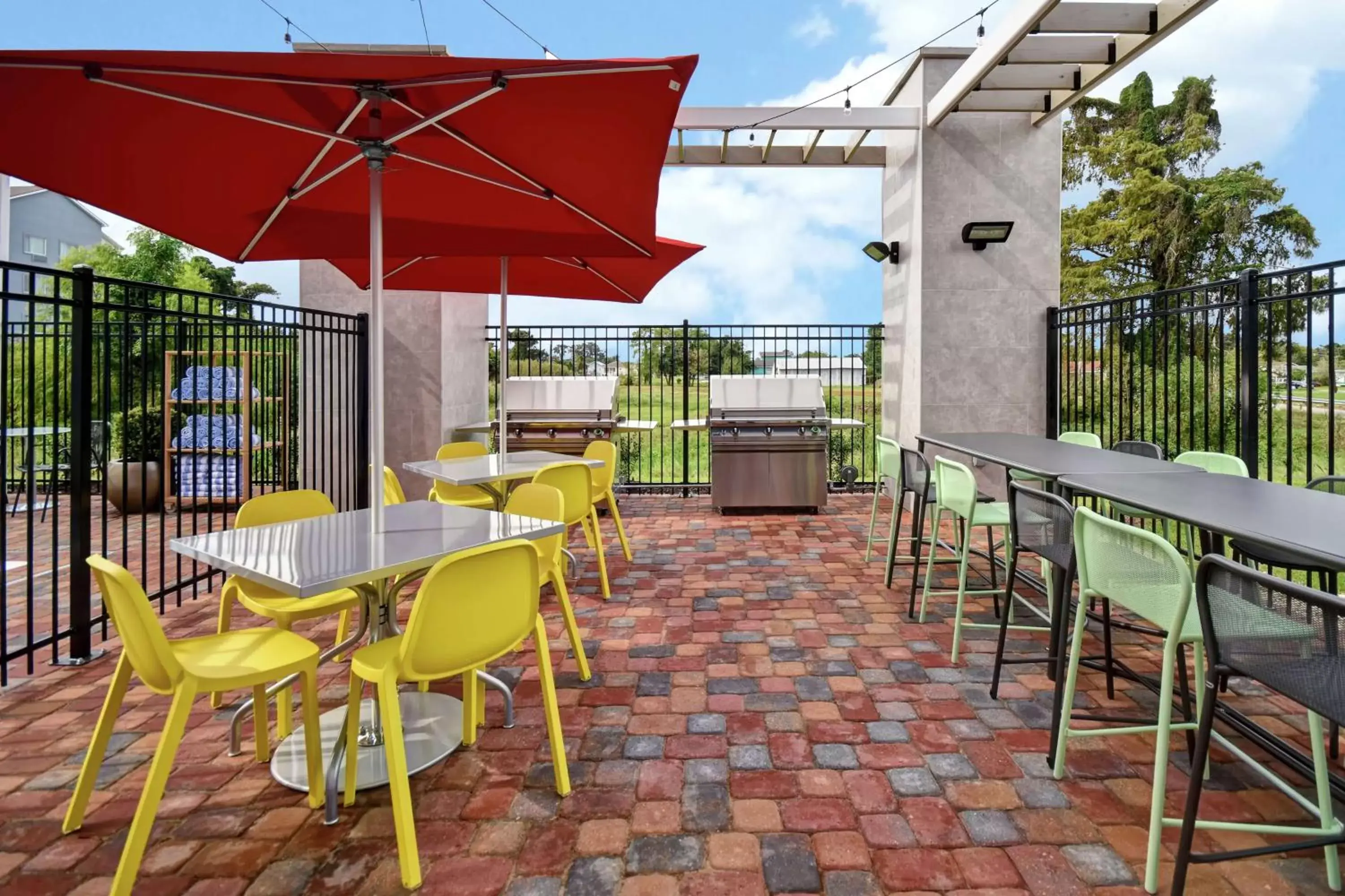 Patio, Restaurant/Places to Eat in Home2 Suites by Hilton Harvey New Orleans Westbank