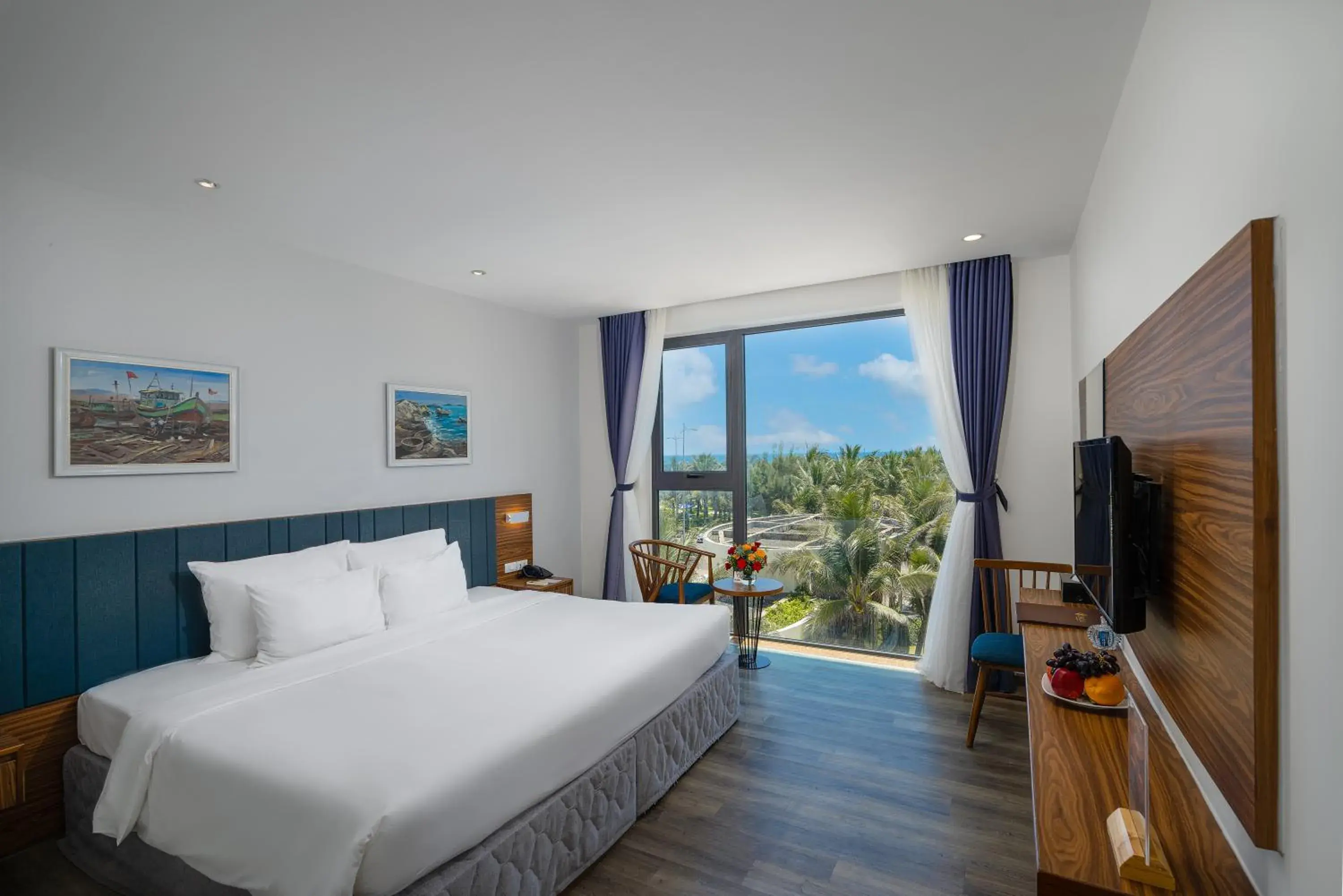 Deluxe Double or Twin Room with Garden View in Sala Tuy Hoa Beach Hotel Deluxe Double or Twin Room with Garden View in Sala Tuy Hoa Beach Hotel