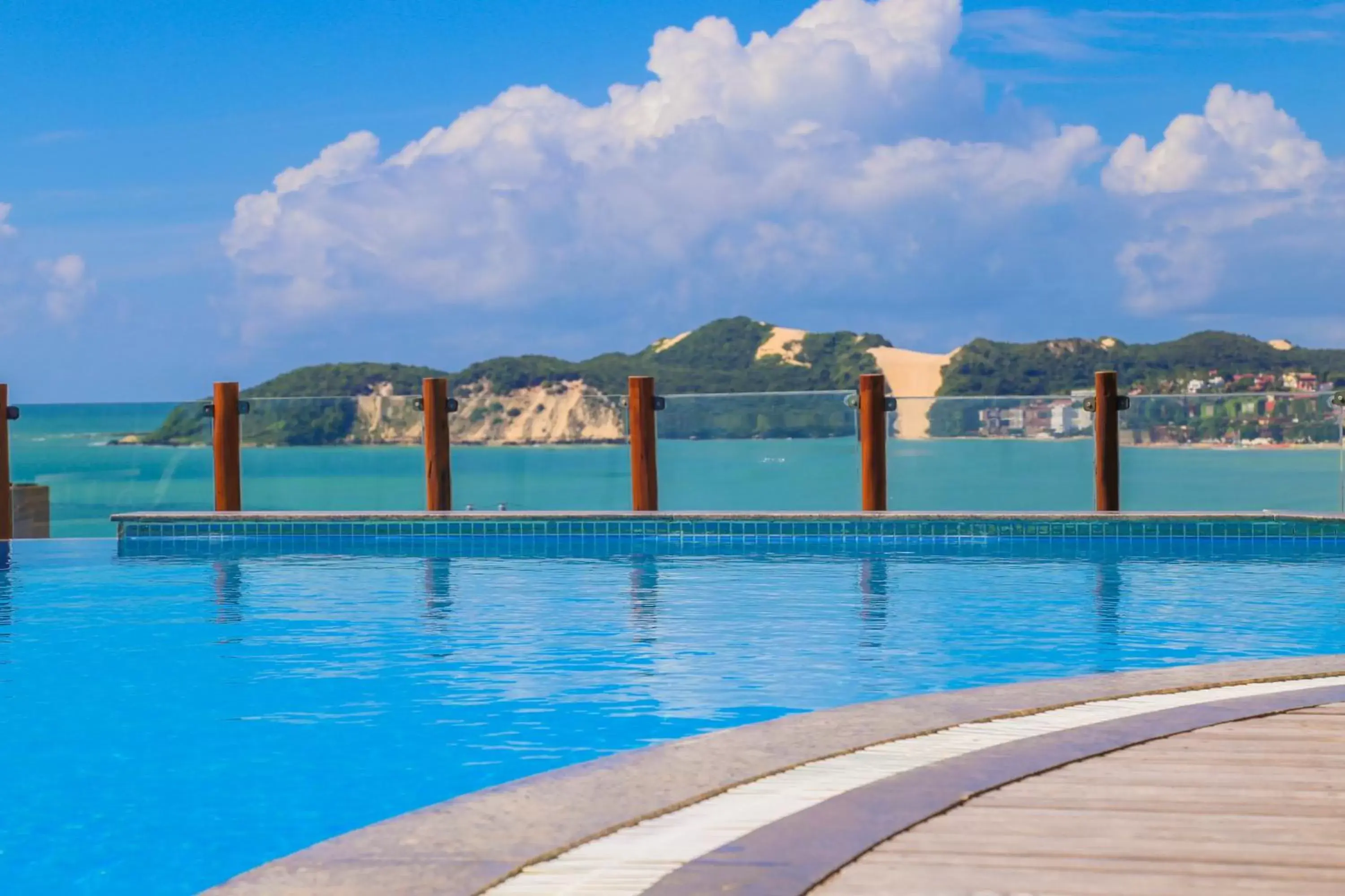 Landmark view, Swimming Pool in Pontalmar Praia Hotel