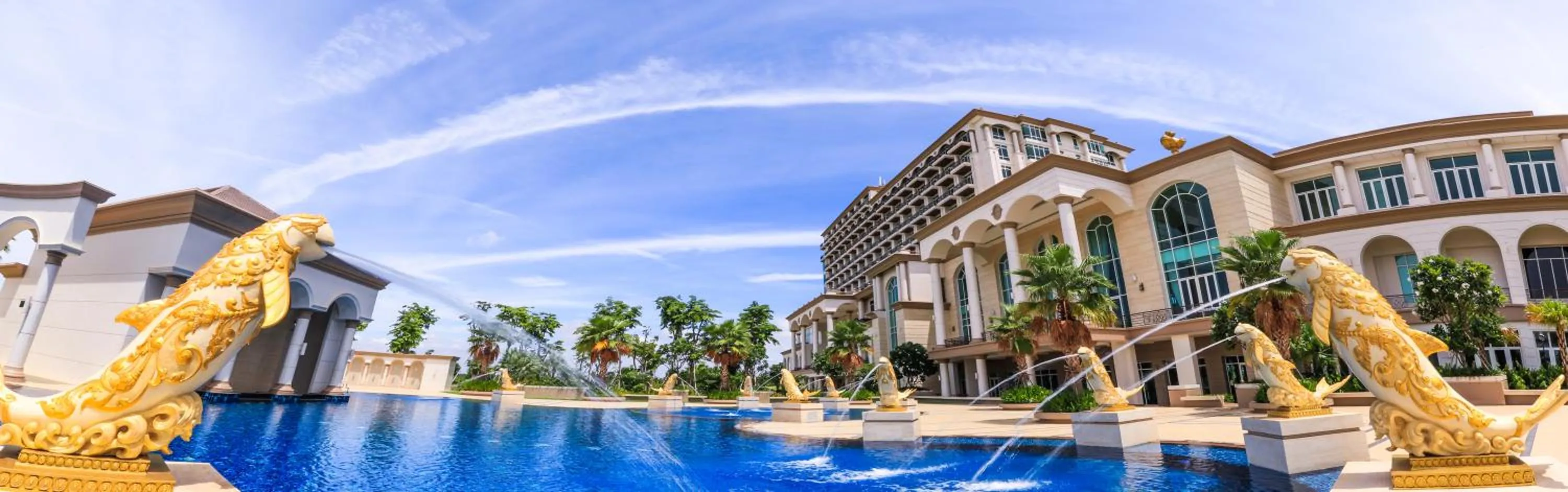 On site, Swimming Pool in Garden City Hotel