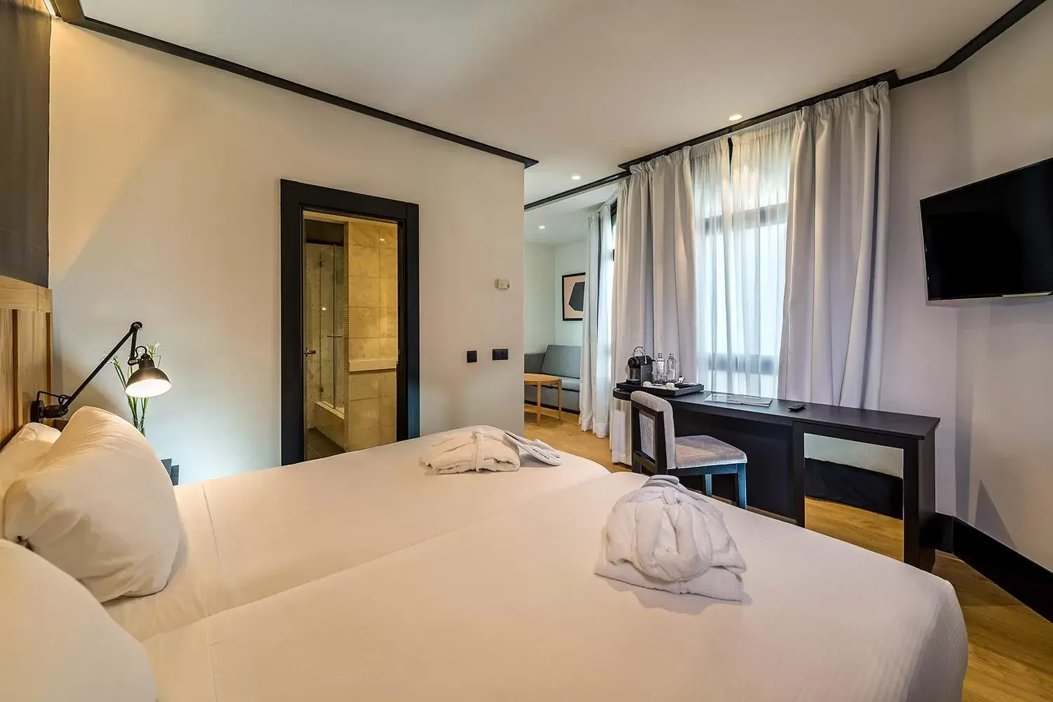 Bedroom, Bed in H10 Puerta de Alcalá