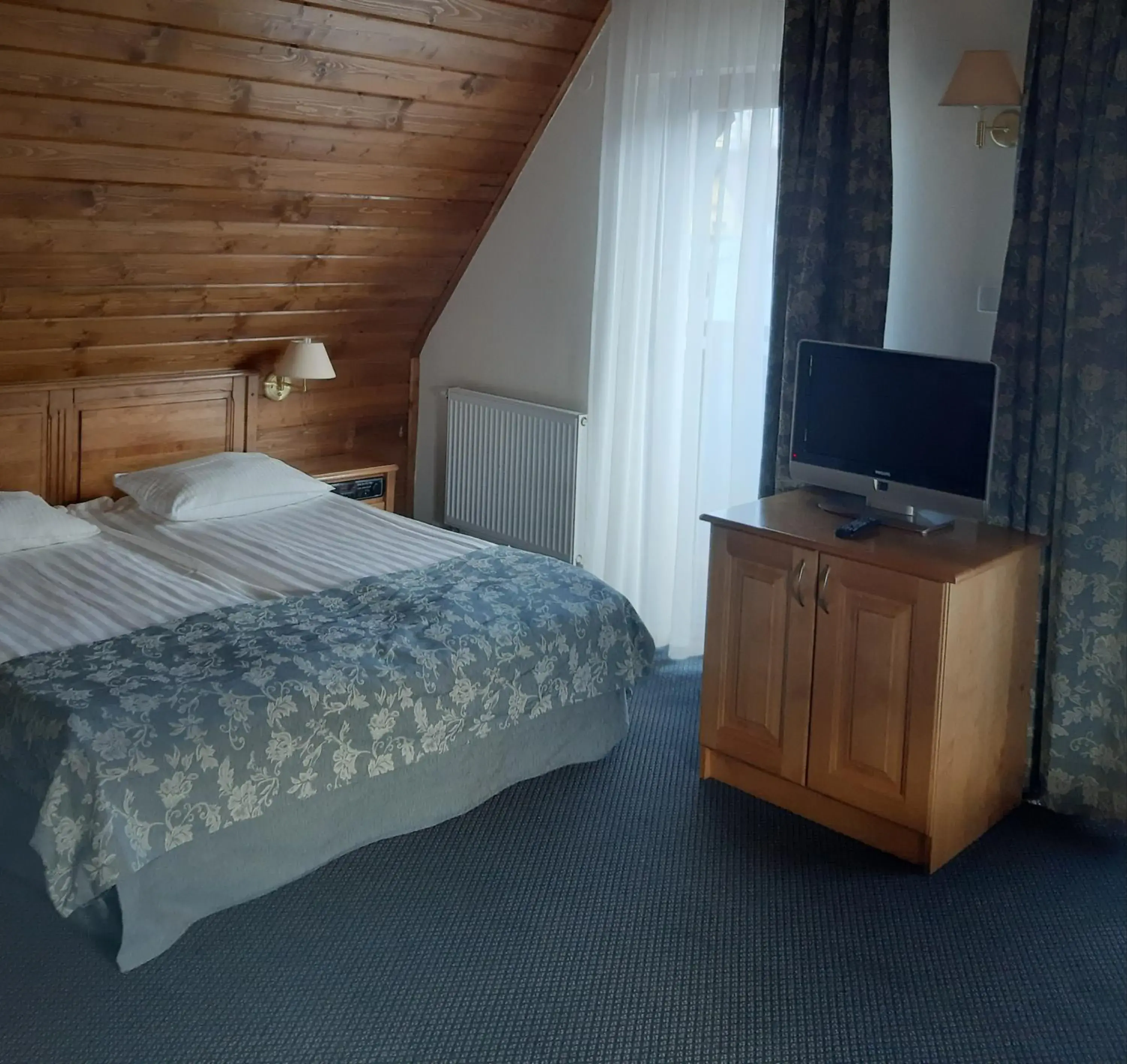 Property building, Bed in Czarny Potok