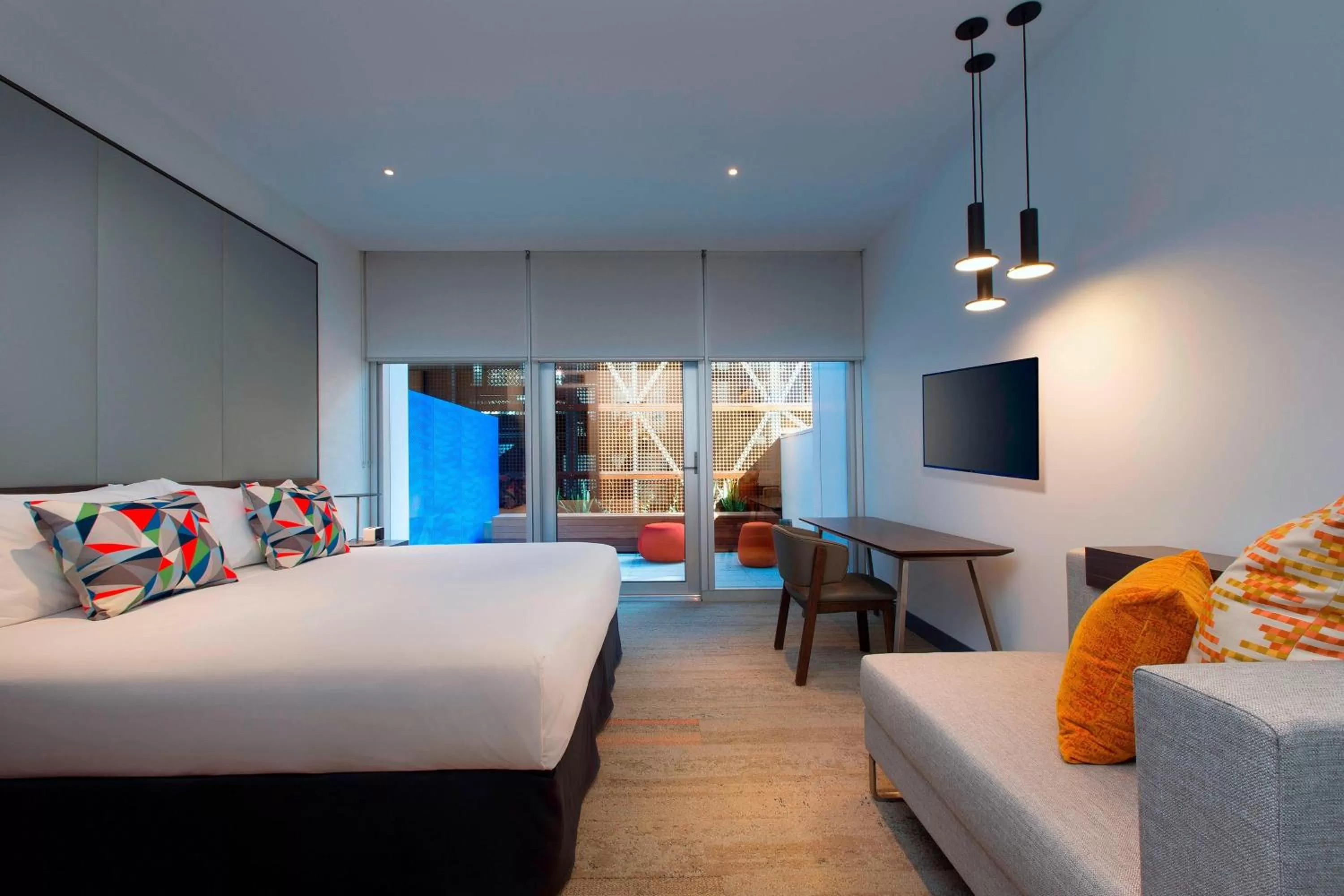 Photo of the whole room, Bed in Aloft Perth