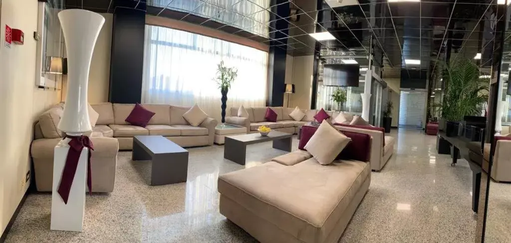 Lobby or reception, Seating Area in Tiby Hotel