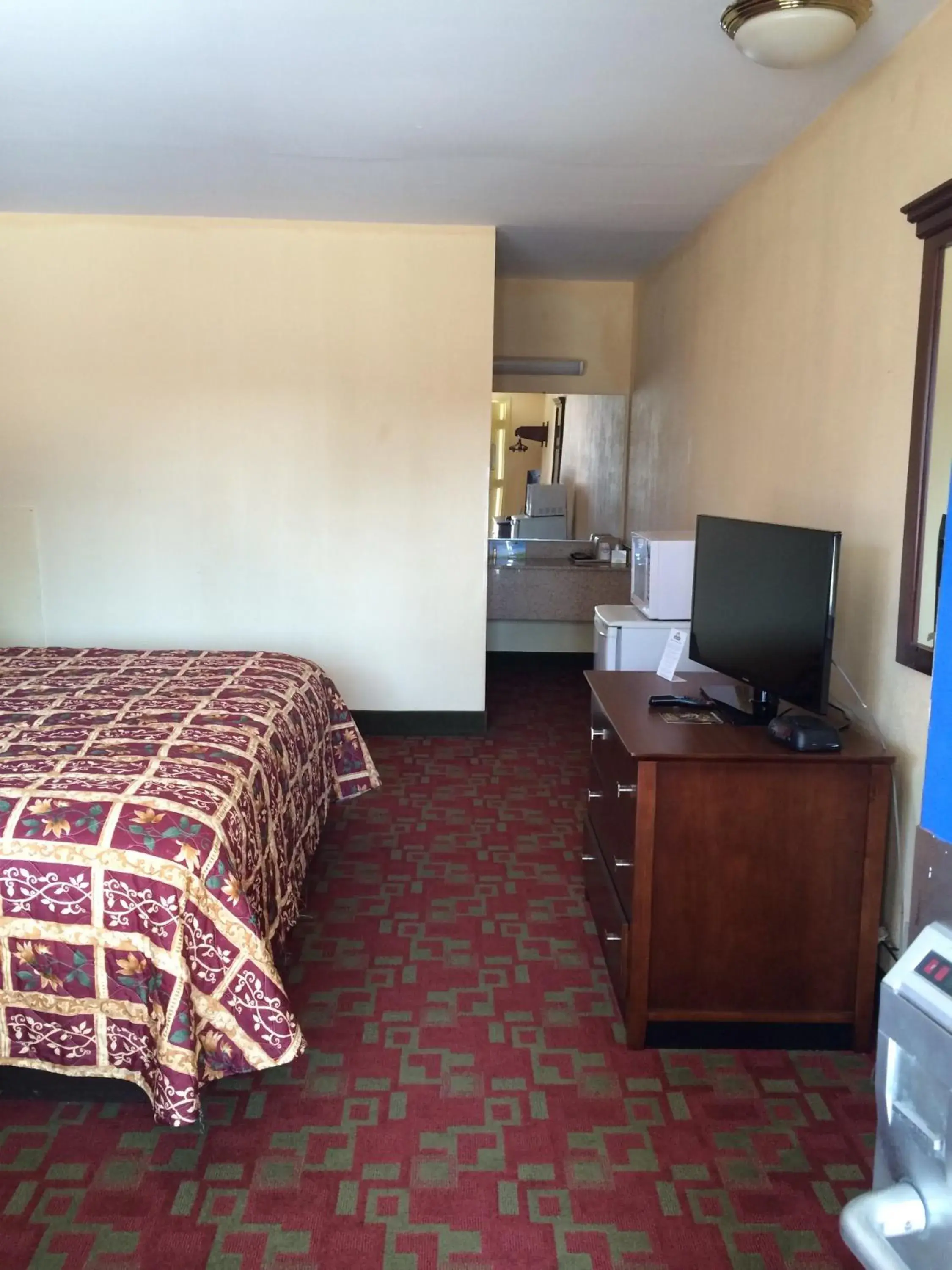 King Room - Non-Smoking in Days Inn by Wyndham Elizabeth City