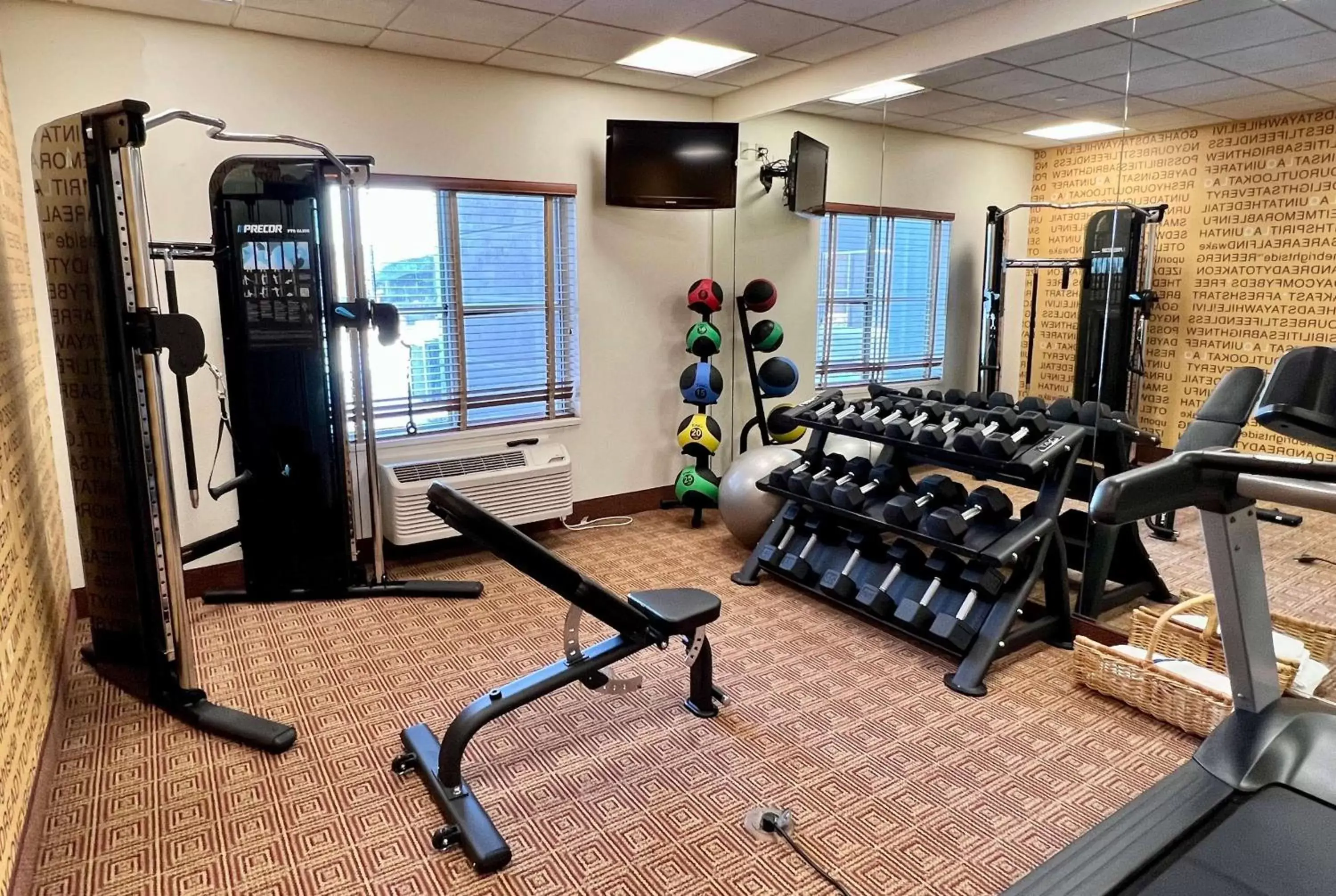 Fitness centre/facilities in La Quinta by Wyndham Bannockburn-Deerfield Fitness centre/facilities in La Quinta by Wyndham Bannockburn-Deerfield