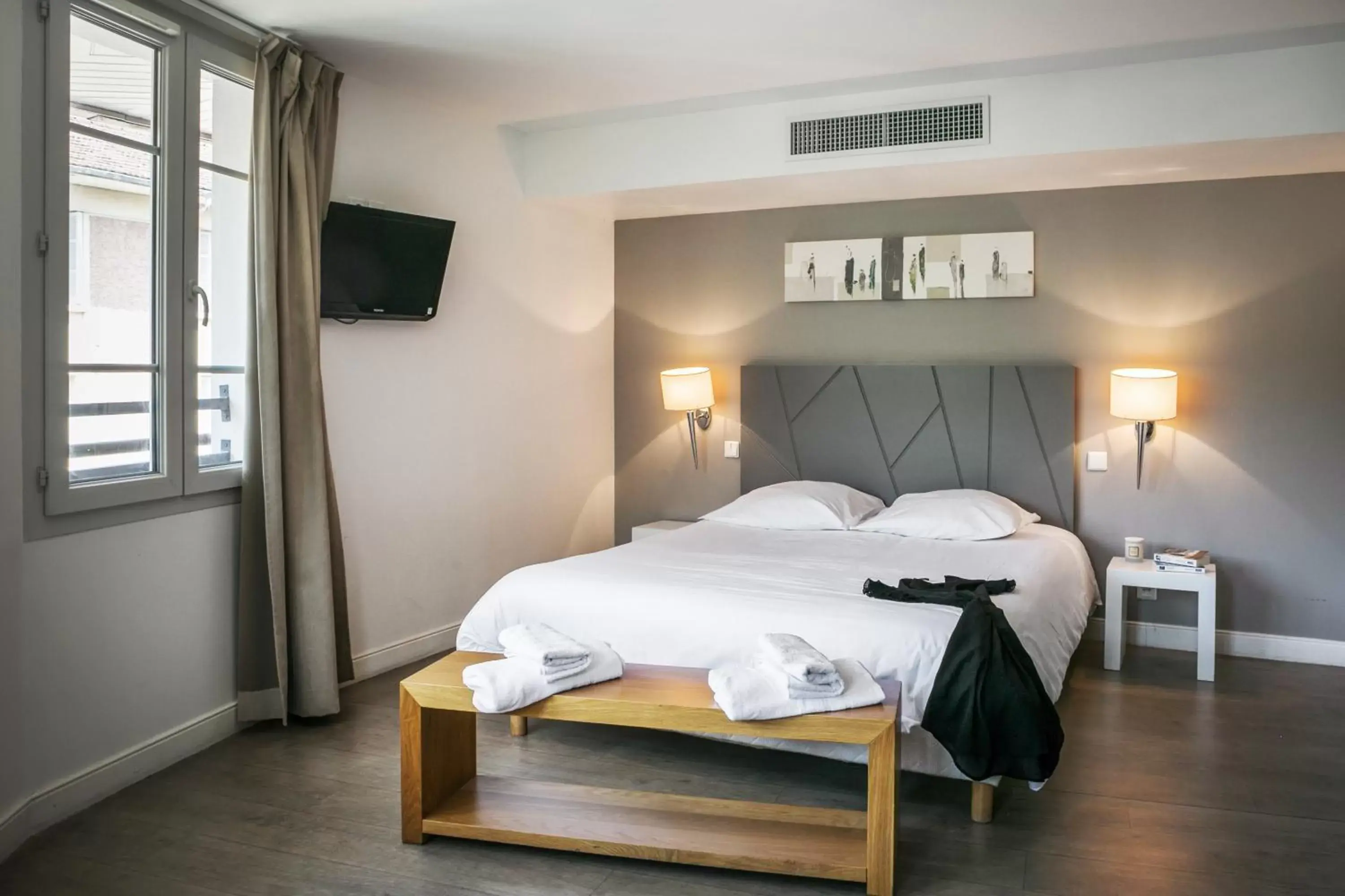 Bedroom, Bed in Zenitude Hôtel-Résidences Lorda