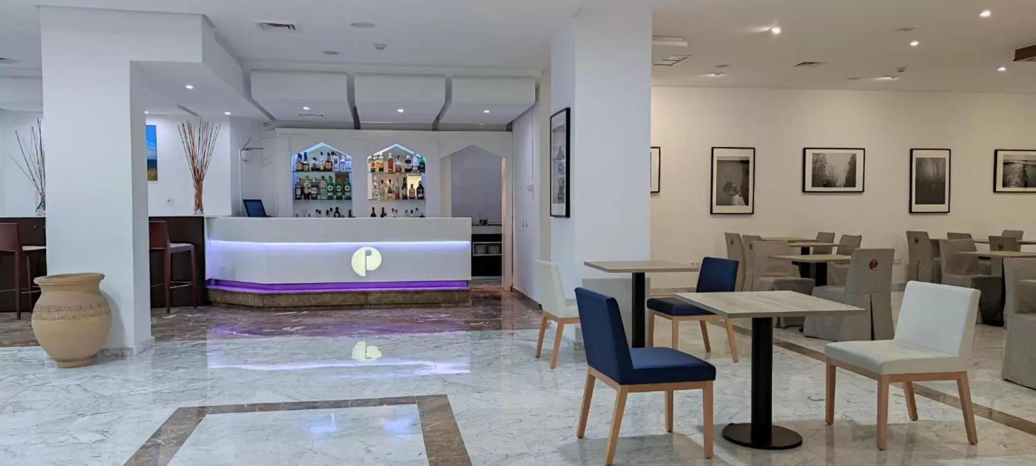 Lounge or bar in Hotel Pasarela Lounge or bar in Hotel Pasarela