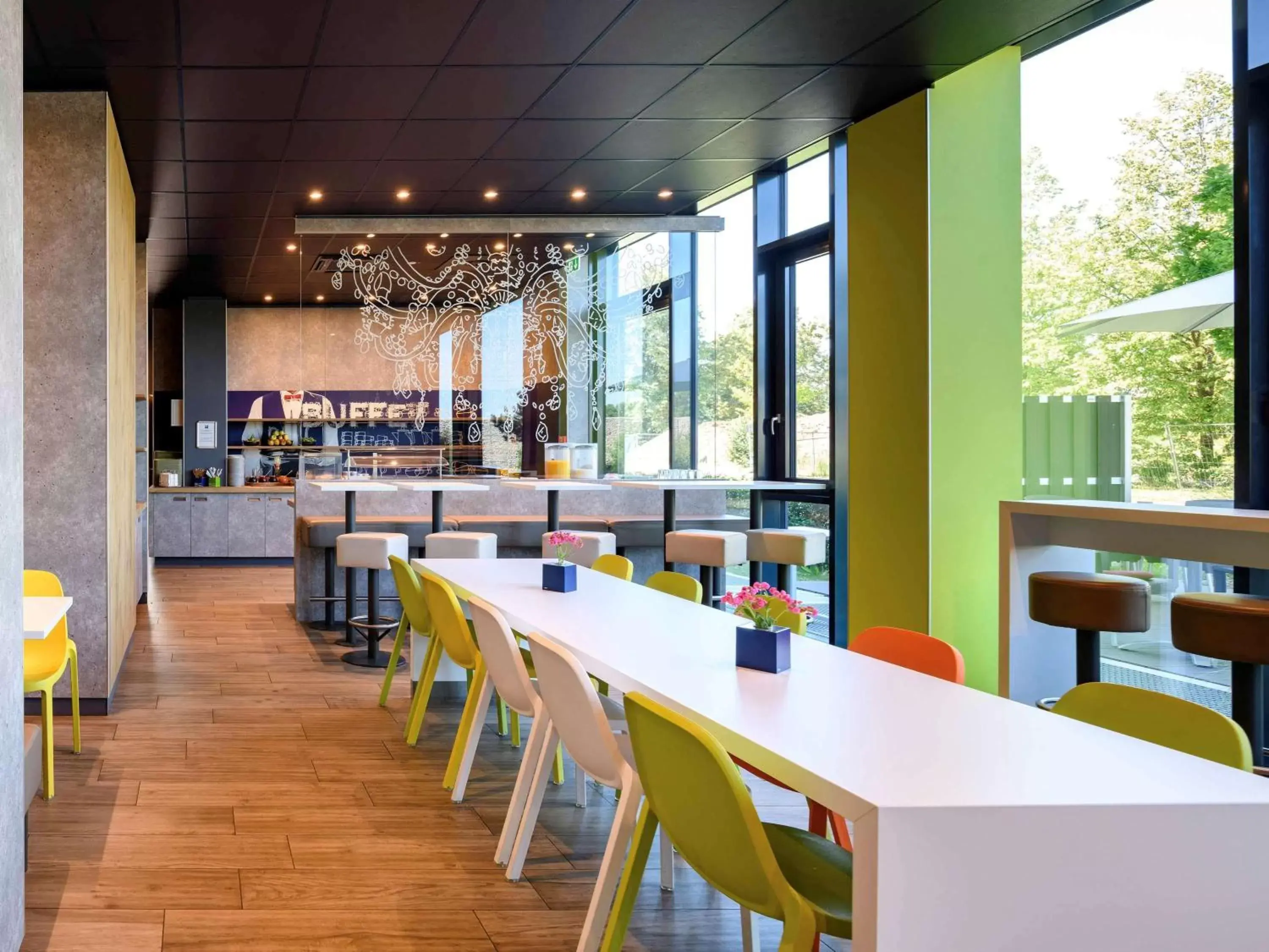Restaurant/places to eat in ibis budget Muenchen City Olympiapark