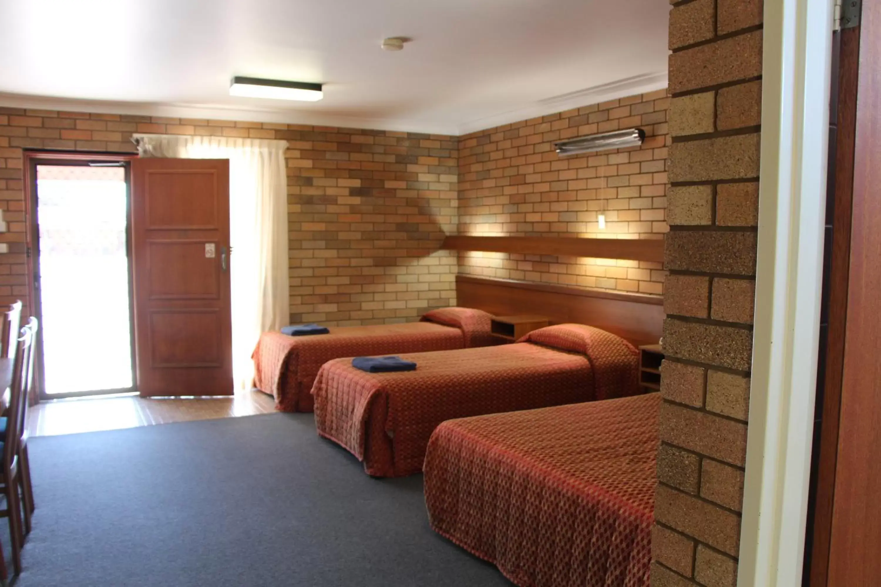 Photo of the whole room, Bed in Cudgegong Valley Motel