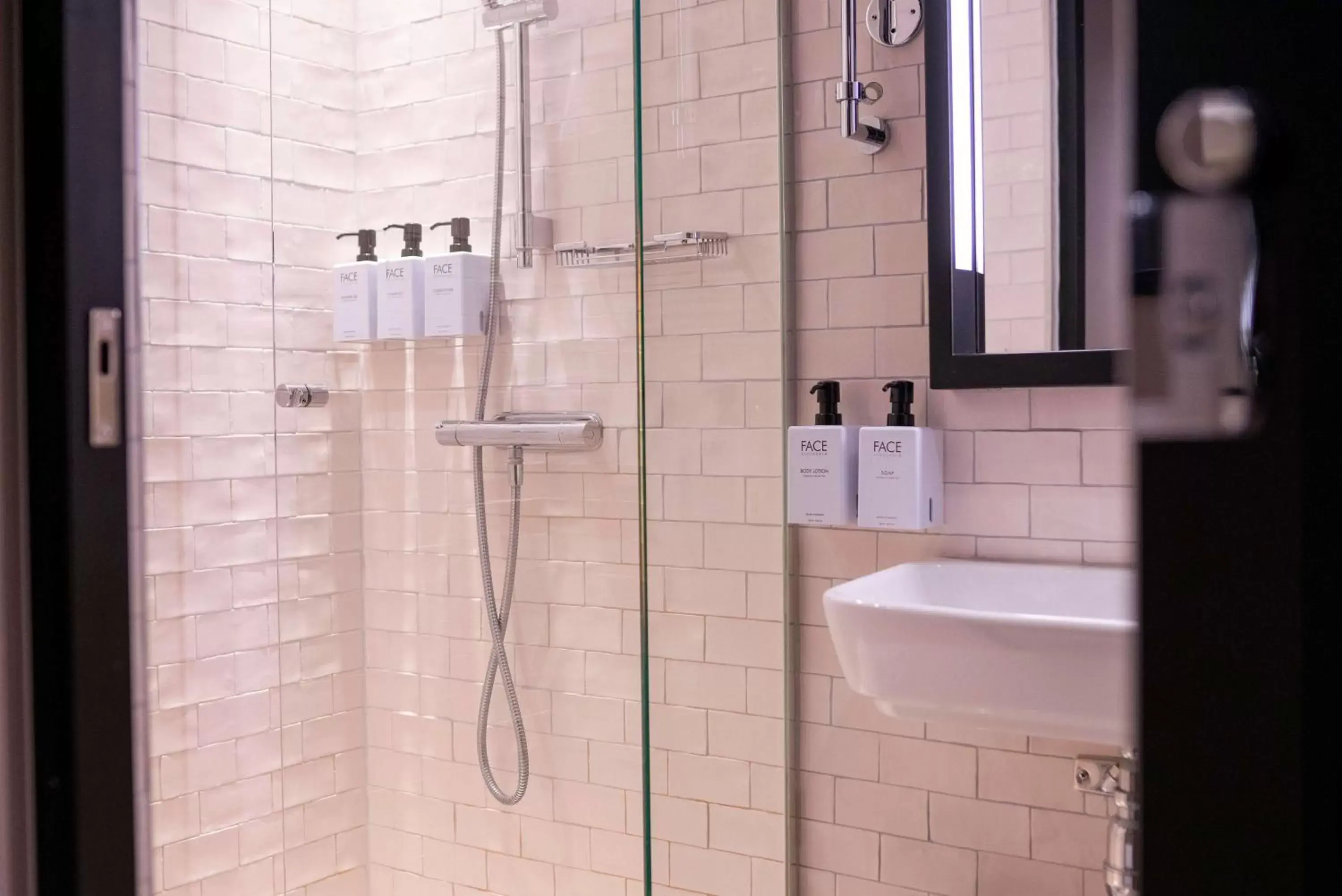 Bathroom in Scandic Grand Central