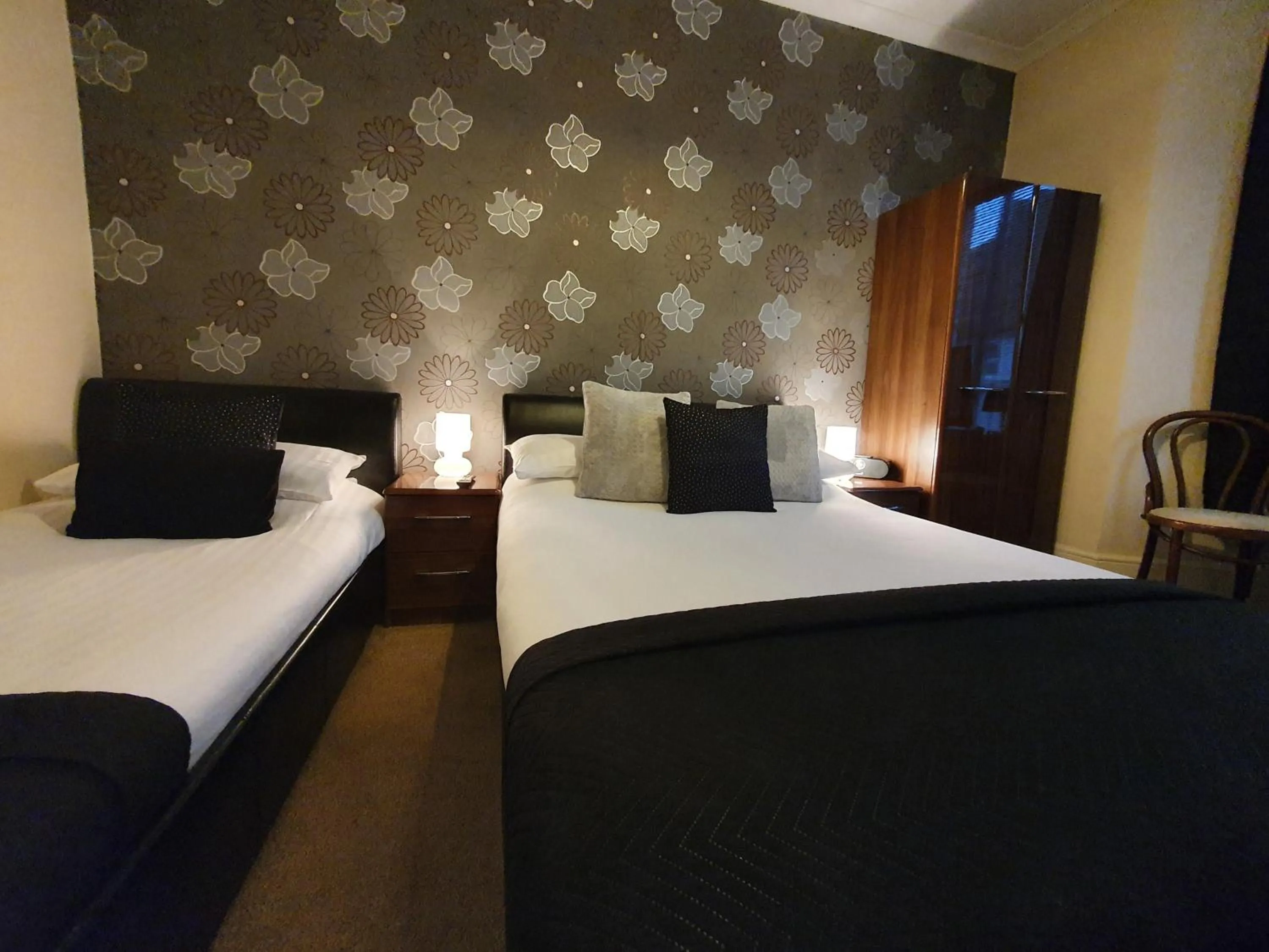 Bedroom, Bed in Senlac Guesthouse