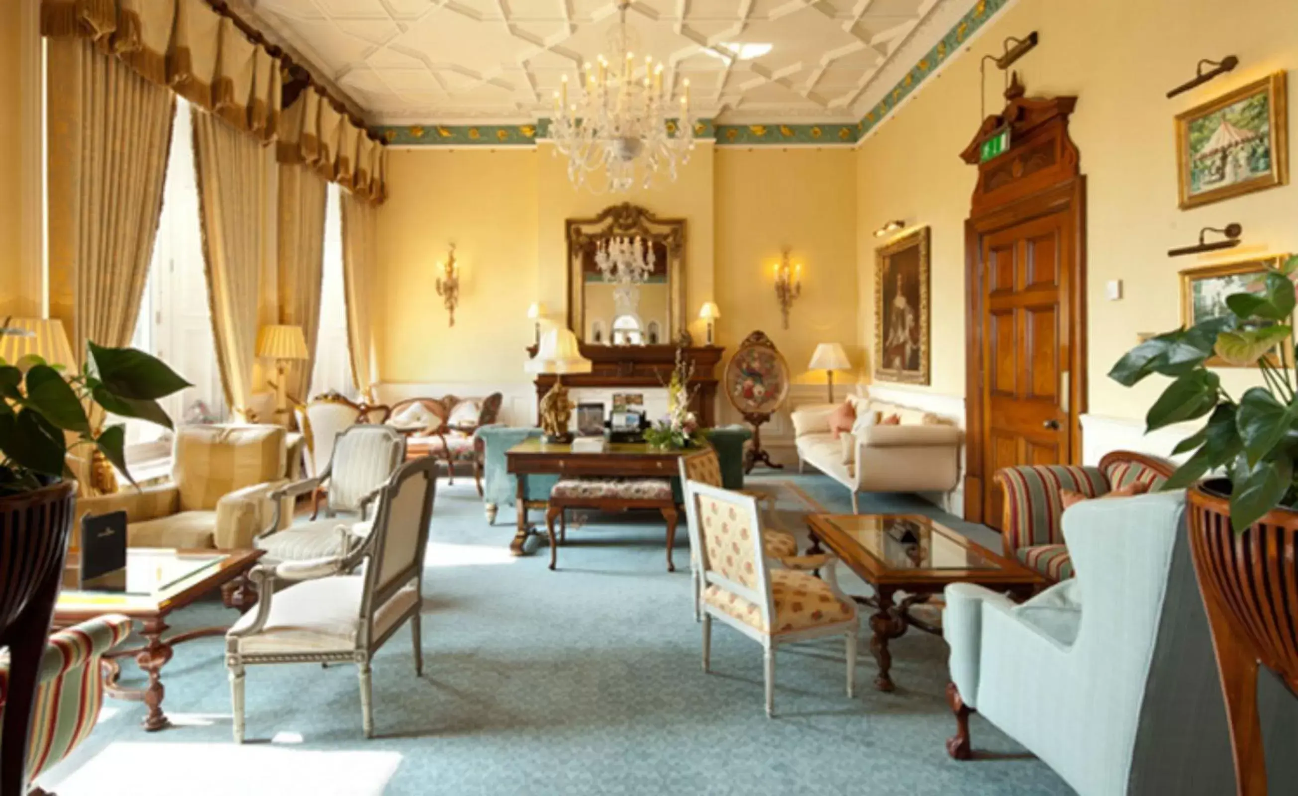 Lounge or bar, Restaurant/Places to Eat in Kilworth House Hotel and Theatre