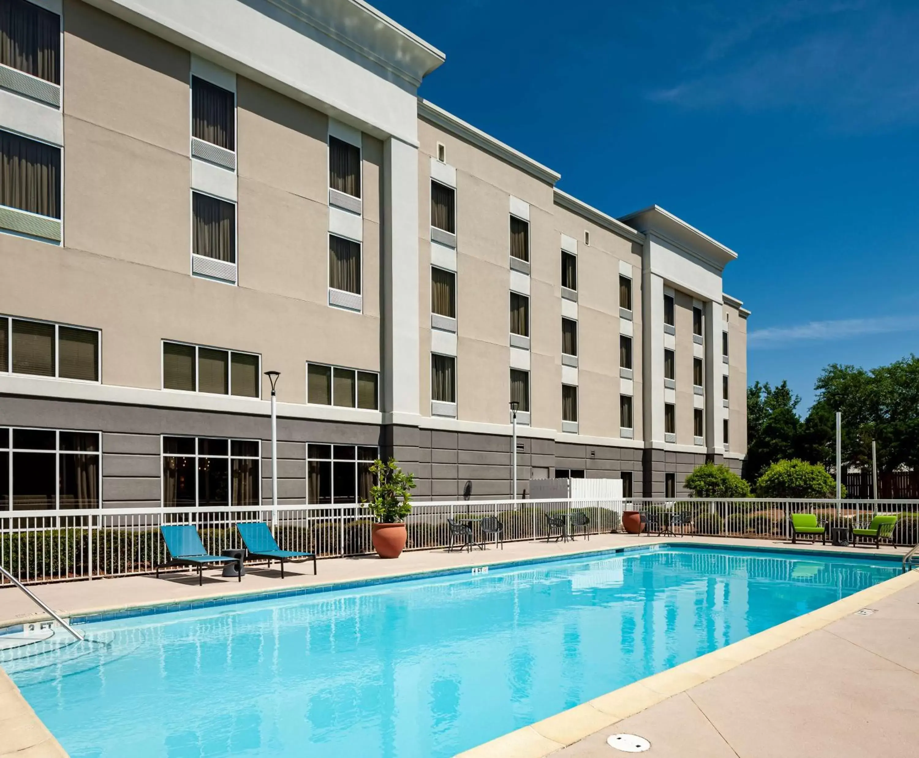 Pool view, Swimming Pool in Hampton Inn & Suites Mobile I-65@ Airport Boulevard