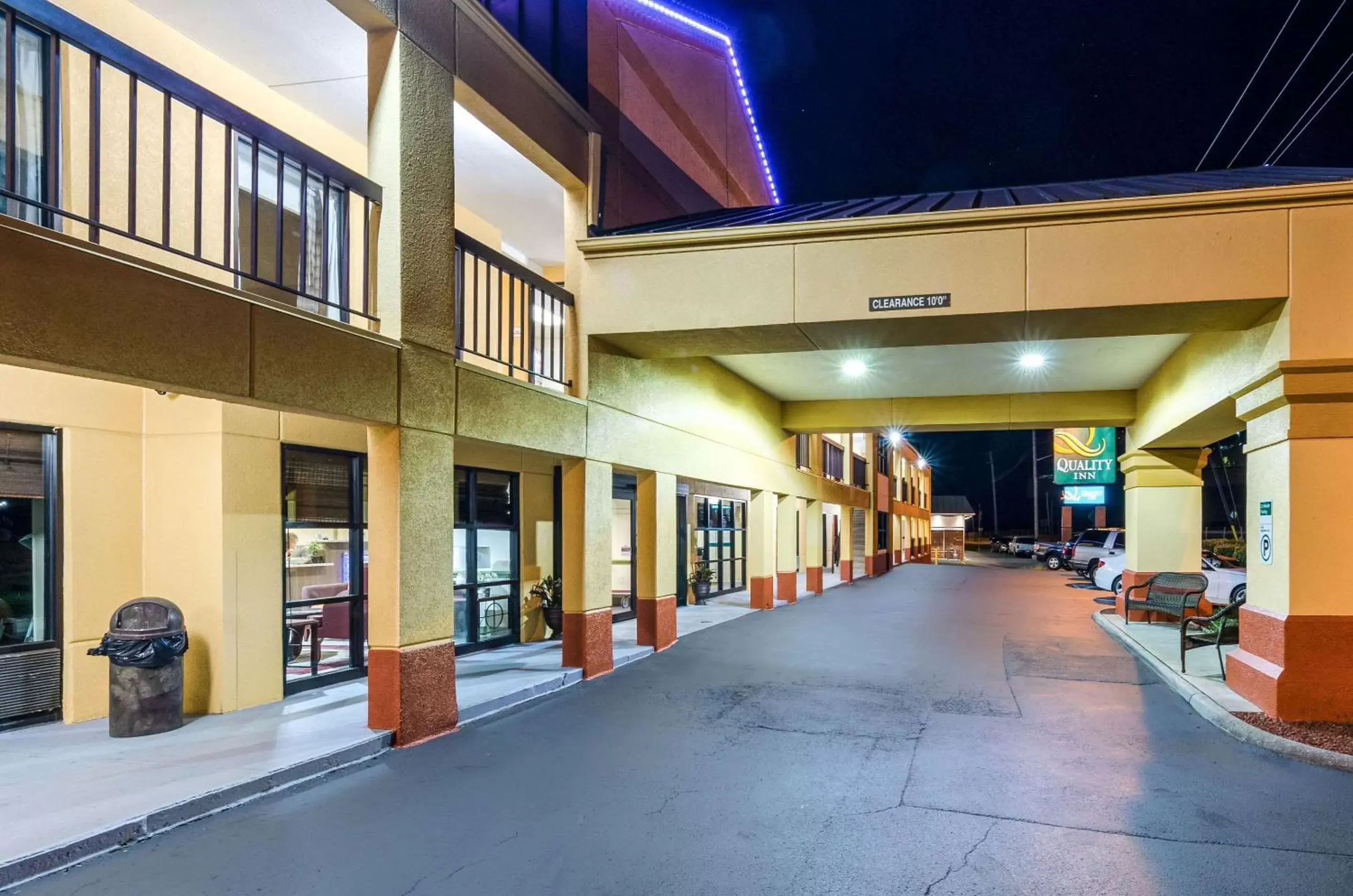 Property building in Quality Inn Tanglewood