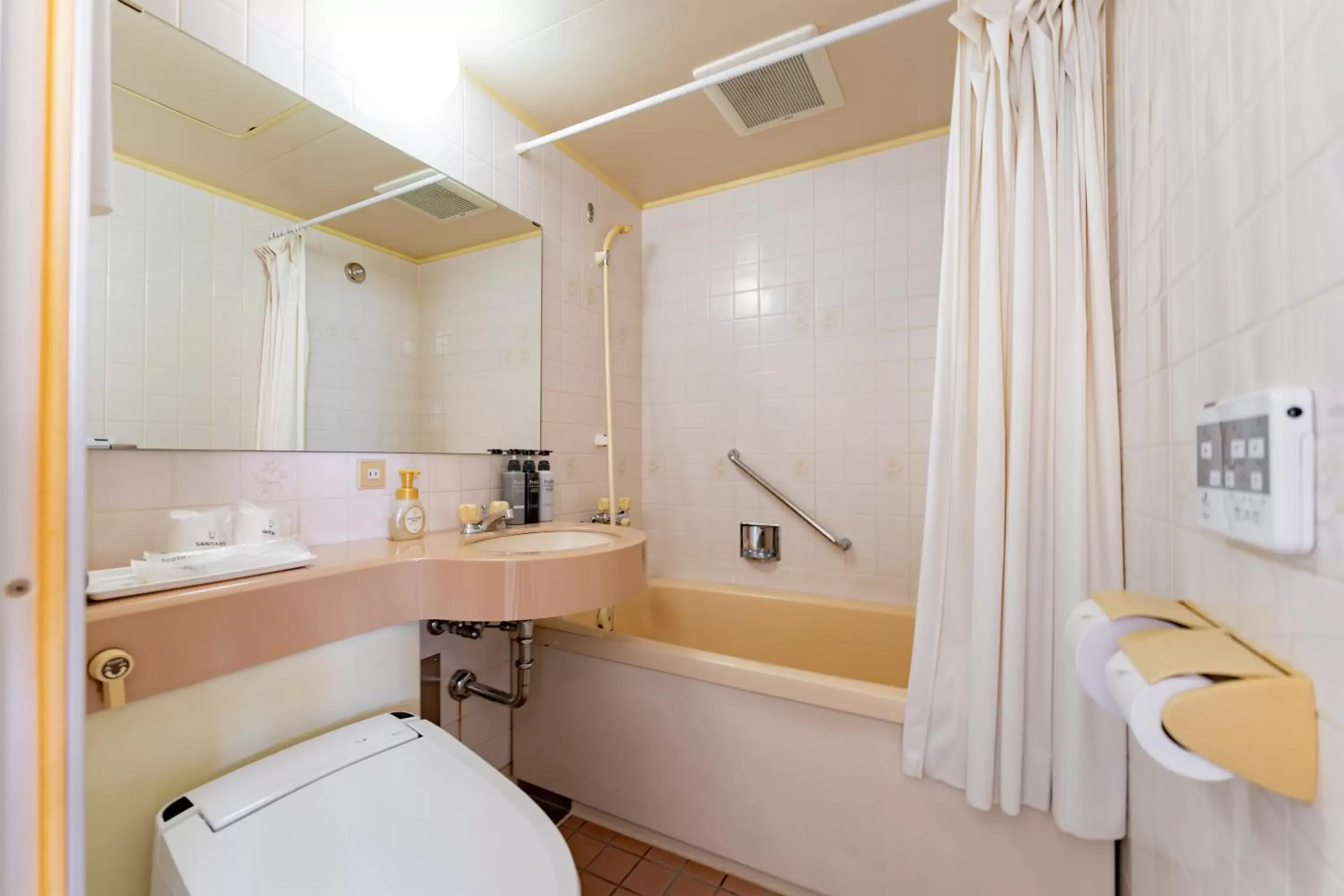 Bathroom in Oyama Palace Hotel