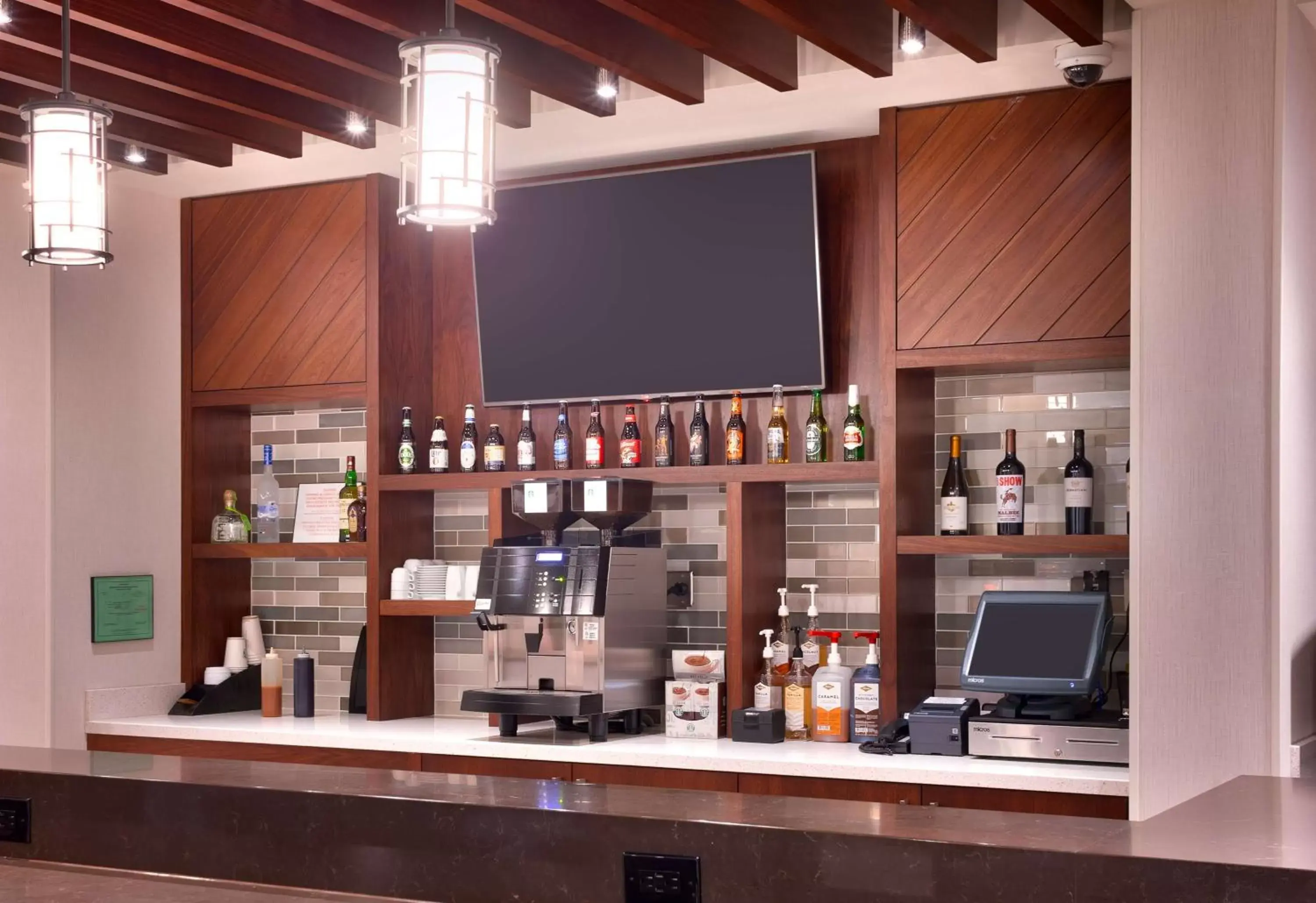 Lounge or bar in Hyatt Place Salt Lake City/Lehi