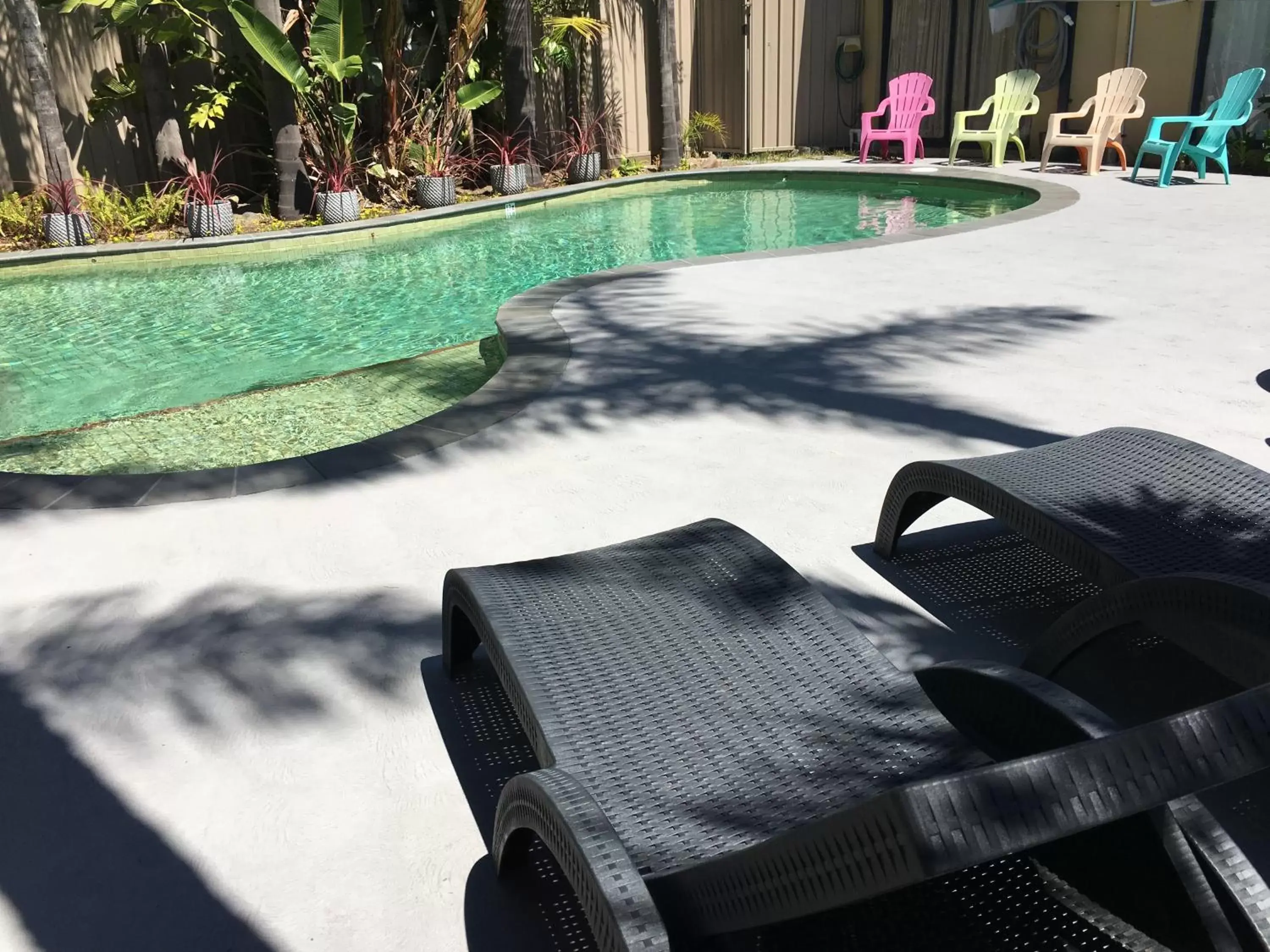 Pool view in Araluen Motor Lodge Pool view in Araluen Motor Lodge