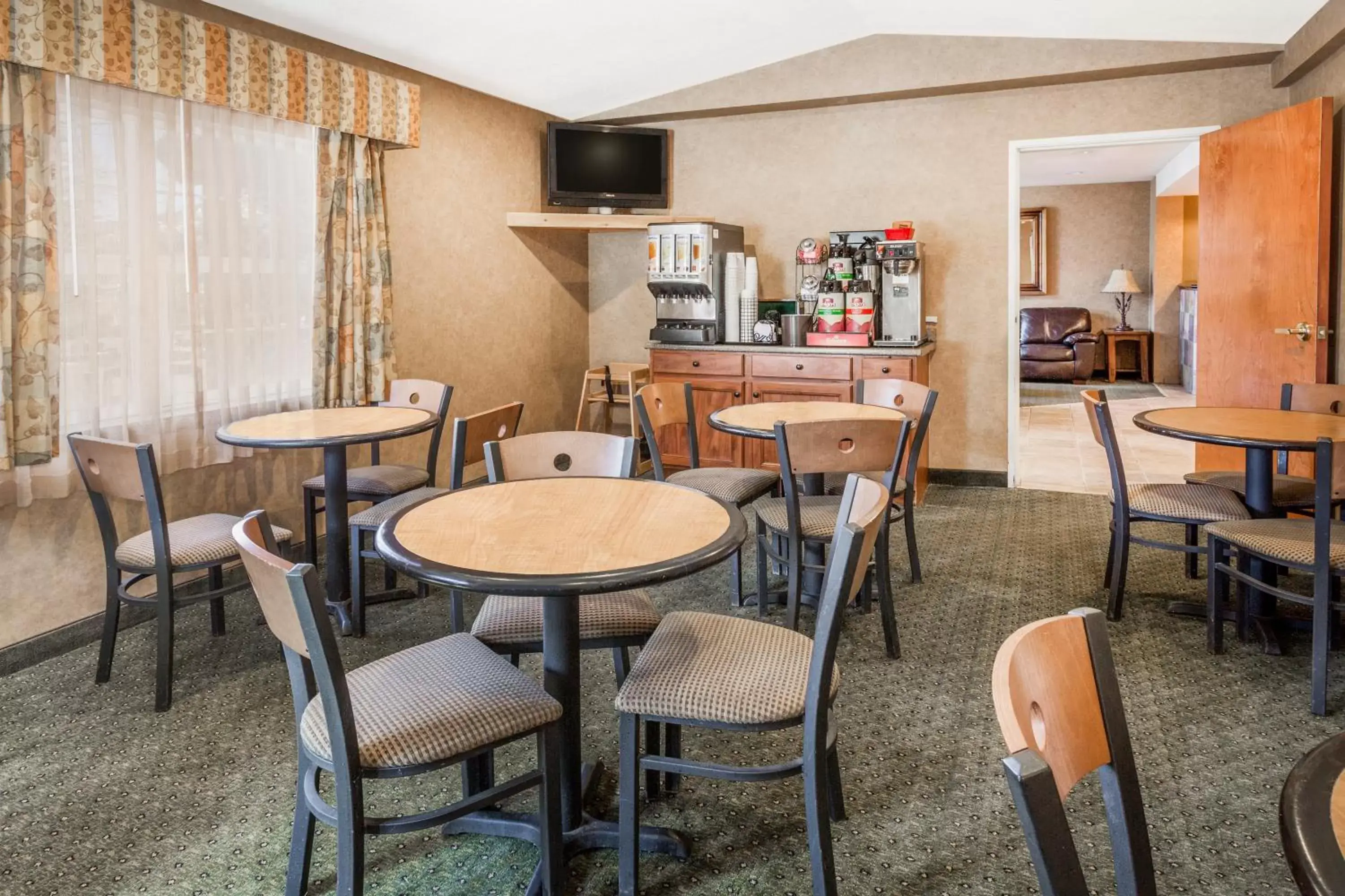 Breakfast, Restaurant/Places to Eat in Ramada by Wyndham Frisco