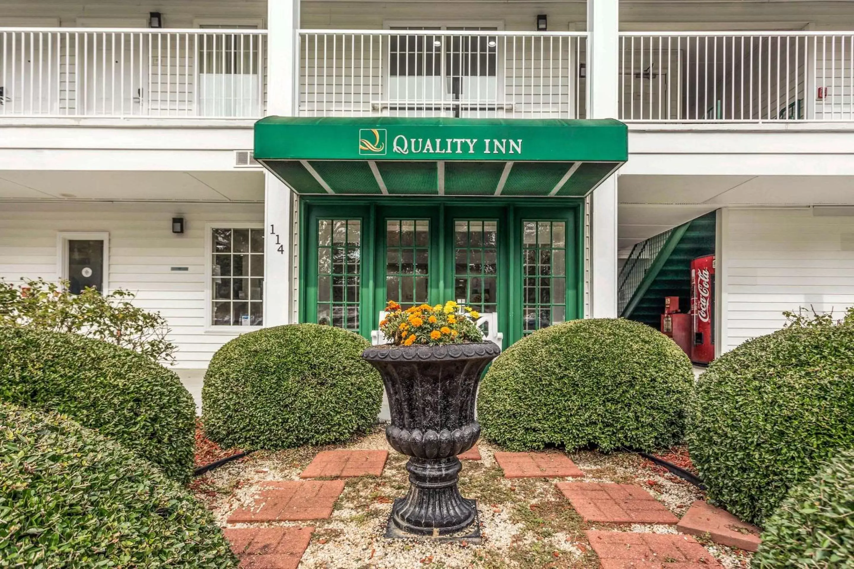 Property building in Quality Inn Lancaster Property building in Quality Inn Lancaster