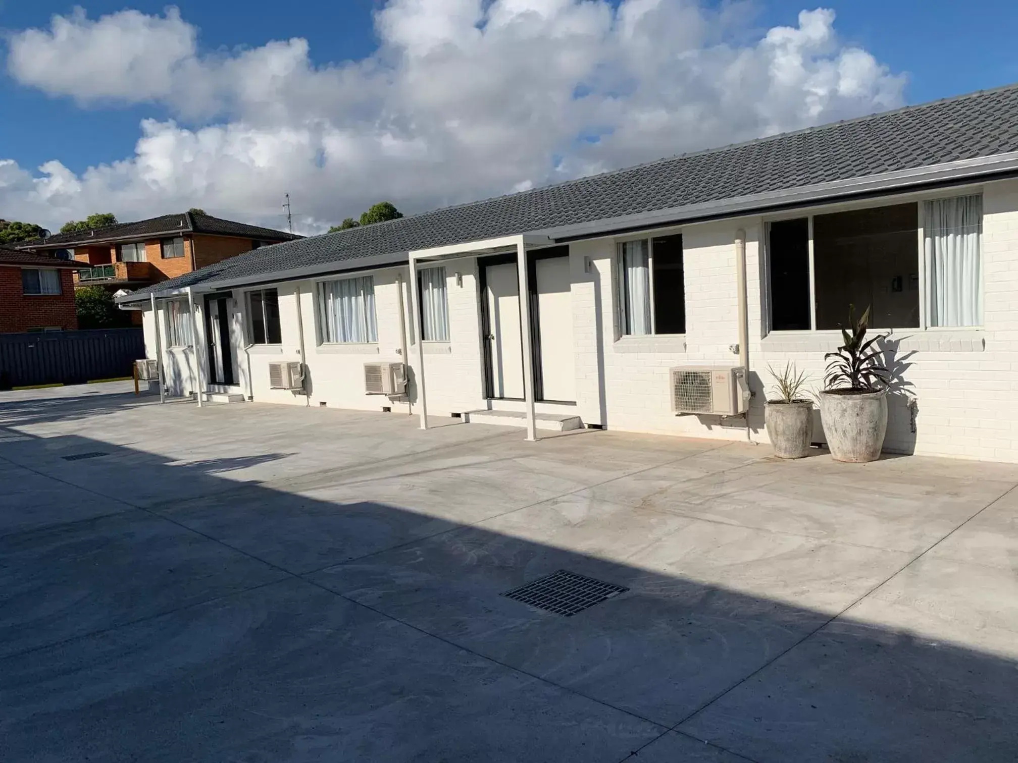 Property Building in Surf Beach Motel Port