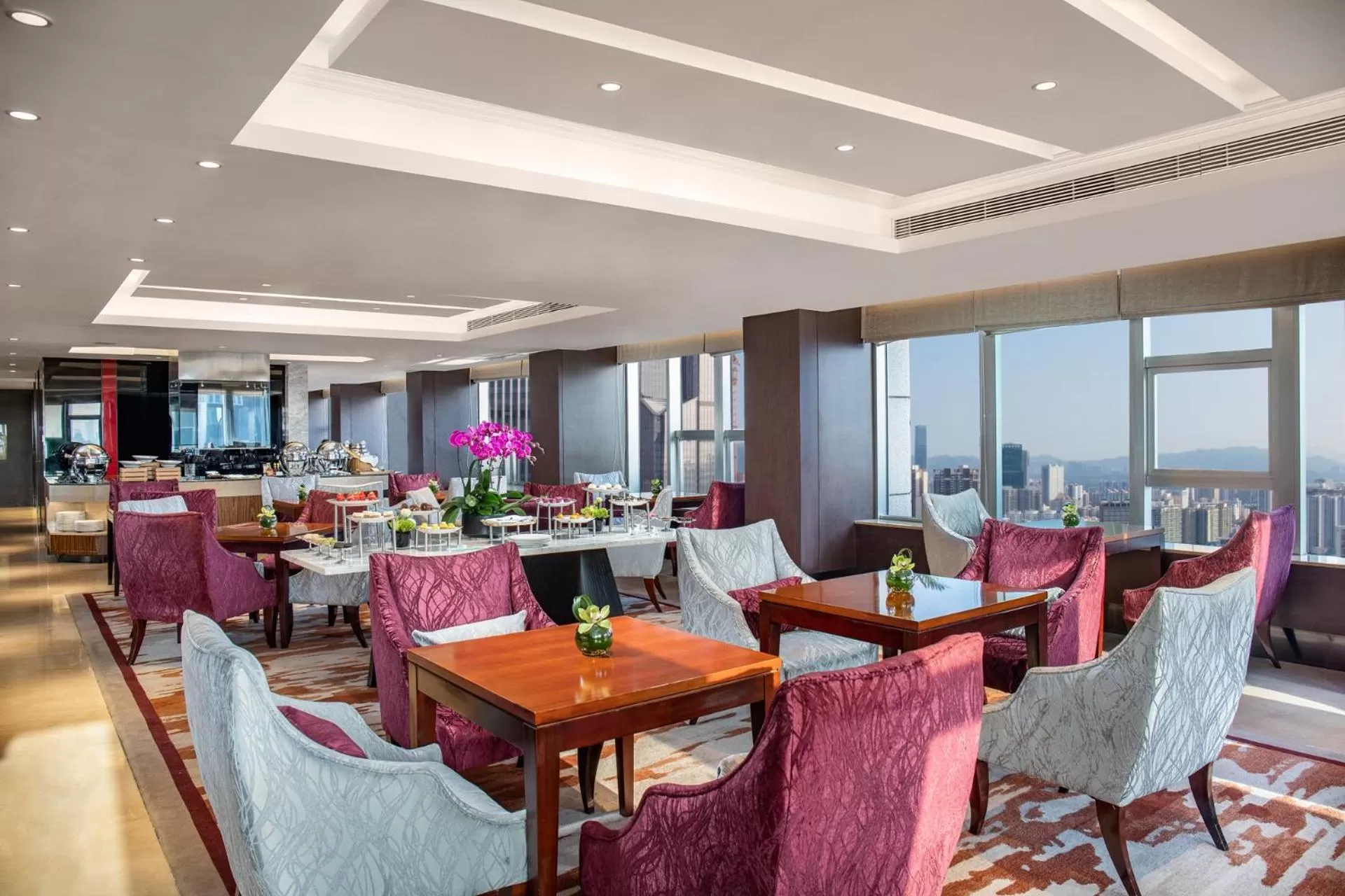 Restaurant/places to eat in Crowne Plaza Shenzhen Futian, Near to Shenzhen Convention&Exhibition Centre, Shenzhen Stock Exchange and Shenzhen Civic Center, Outdoor Heated Pool