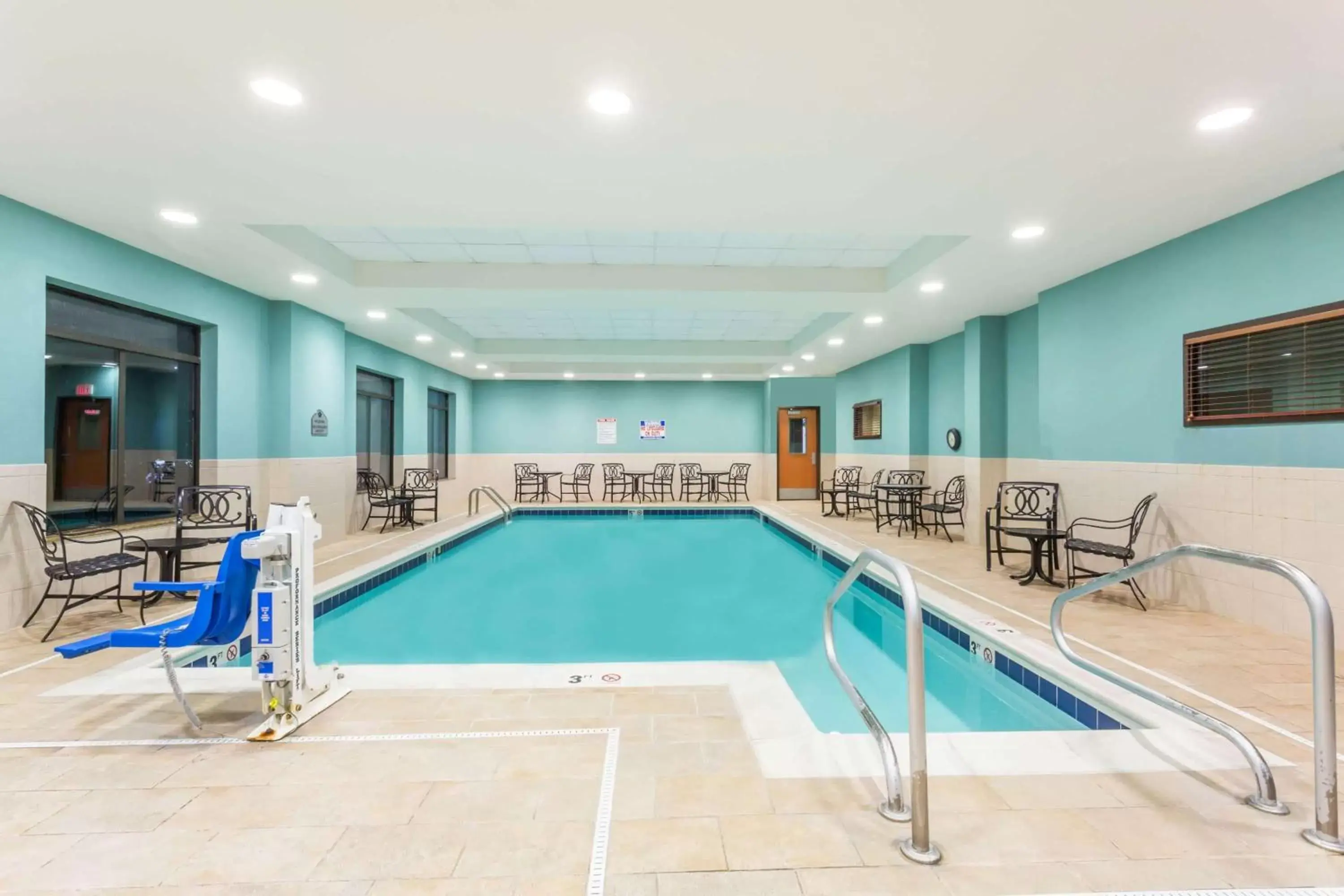 Activities, Swimming Pool in Wingate by Wyndham Richmond Short Pump