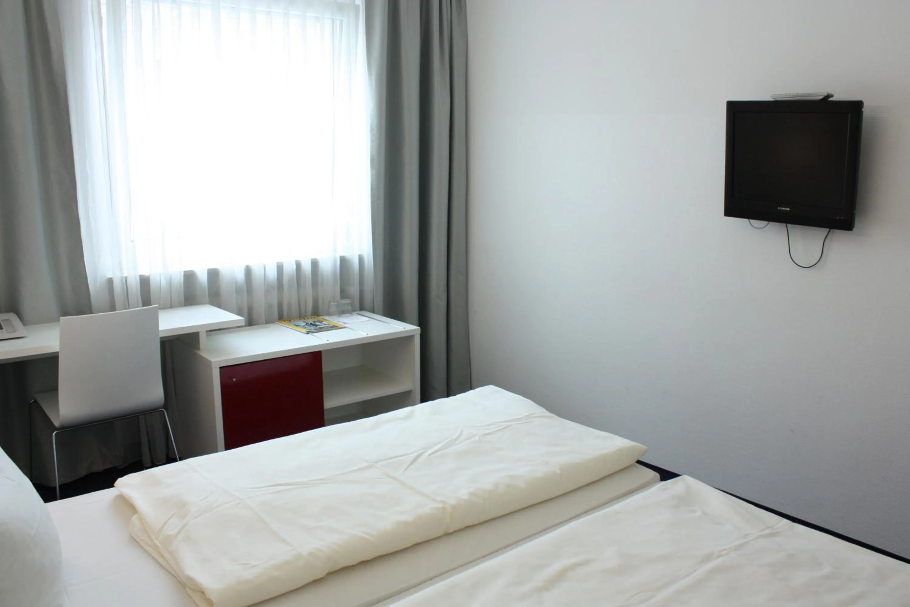 Basic Triple Room in Hotel Admiral am Zoo
