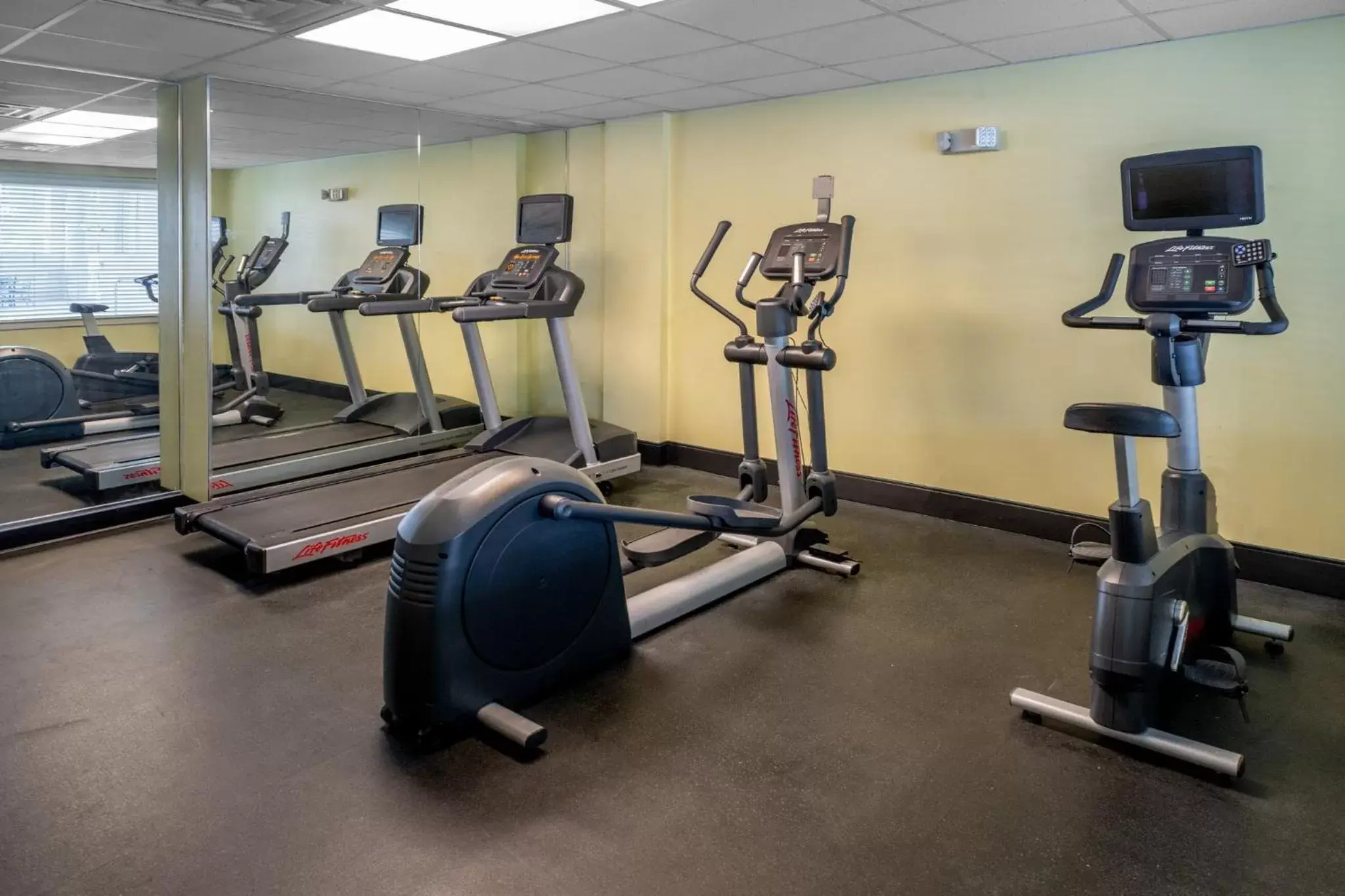 Fitness centre/facilities, Fitness Center/Facilities in Holiday Inn Hotel & Suites Beckley, an IHG Hotel