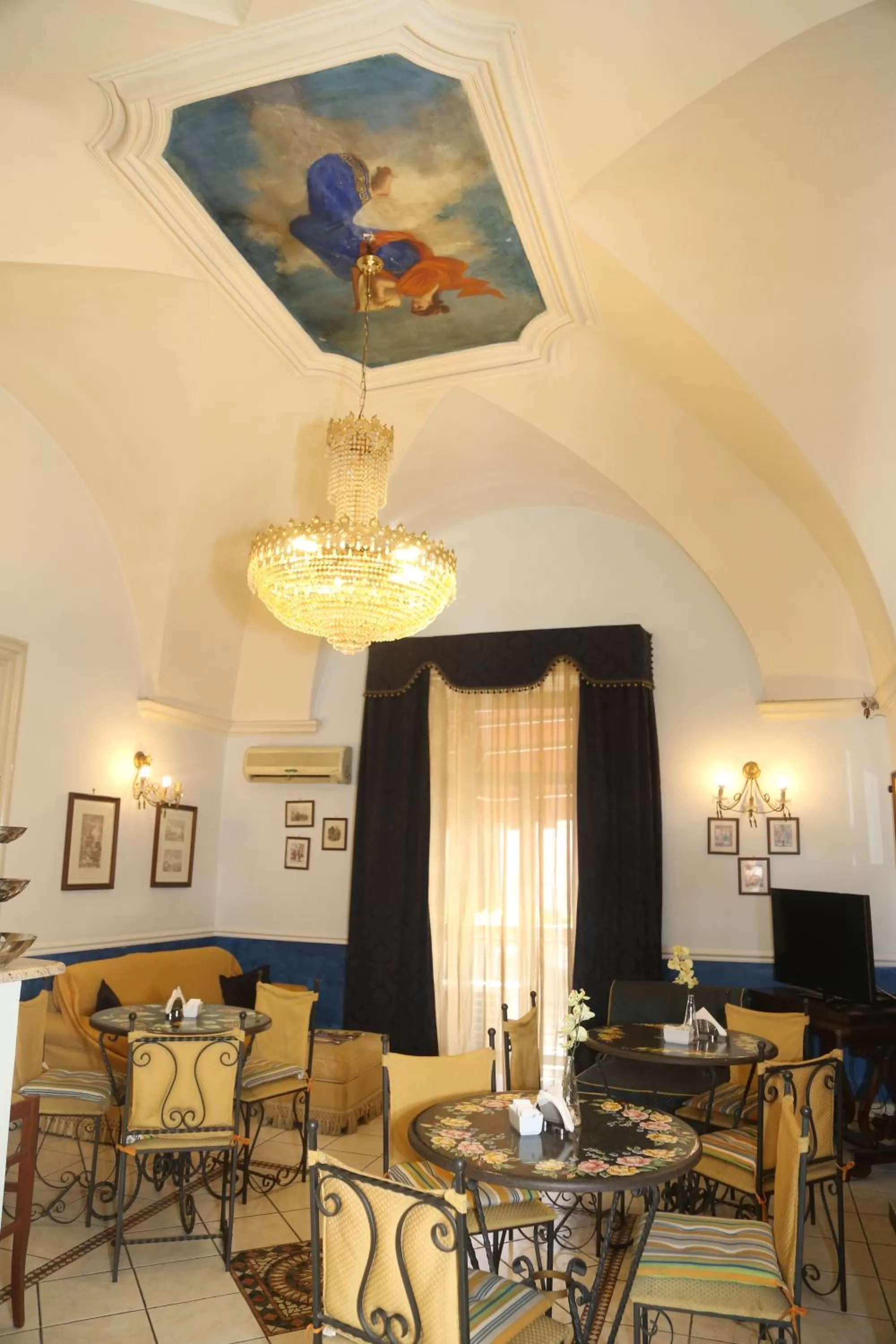Lounge or bar in Hotel Sangiuliano 132 centro storico Catania